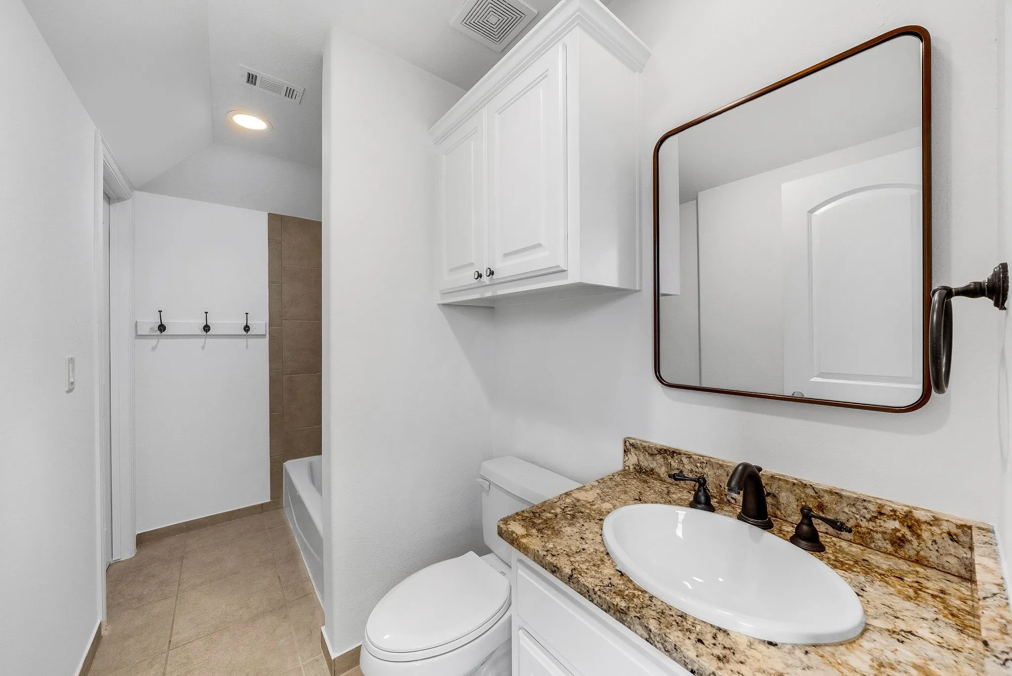 Townhouse For Sale in Dallas County , 4140 Emerson Avenue 1, University Park, Texas 75205, 3 Bedroom, 4 Bathroom, 2 Garage spaces, 2,153 Sqft, built in 2005, mls#21412512, Real Estate Agent in University Park, Homes For Sale in Dallas county, Homes For Sale in University Park, Realtor in University Park Texas, Real Estate Brokerage Independent Realty Texas, Luminita Cordes Realtor