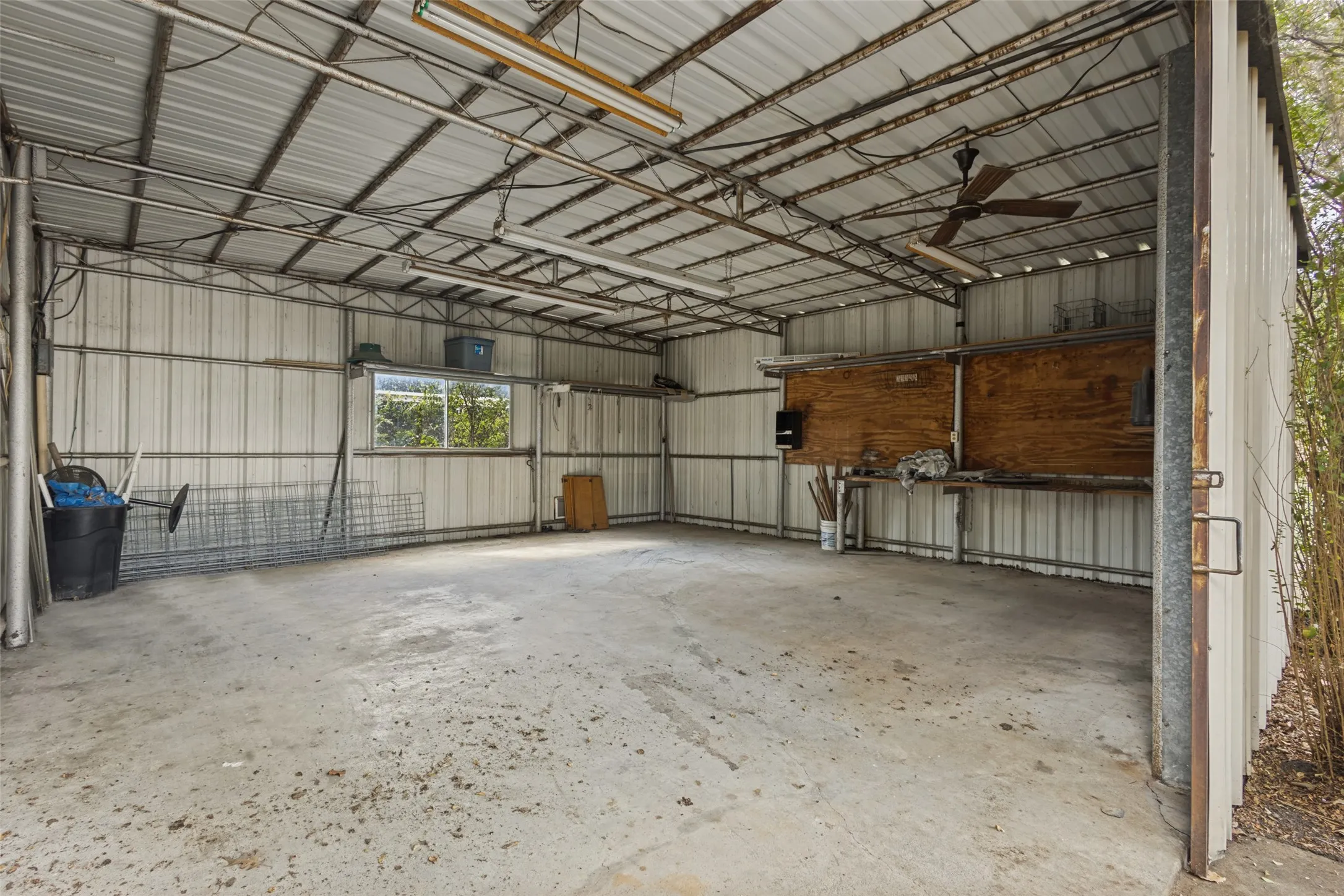 Single Family Residence For Sale in Collin County , 10279 Kinney Drive, Celina, Texas 75009, 2 Bedroom, 2 Bathroom, Garage spaces, 2,164 Sqft, built in 1982, mls#21411681, Real Estate Agent in Celina, Homes For Sale in Collin county, Homes For Sale in Celina, Realtor in Celina Texas, Real Estate Brokerage Independent Realty Texas, Luminita Cordes Realtor