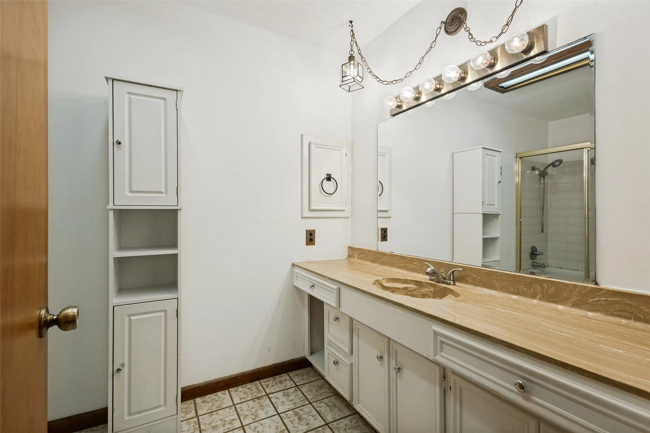 Single Family Residence For Sale in Collin County , 10279 Kinney Drive, Celina, Texas 75009, 2 Bedroom, 2 Bathroom, Garage spaces, 2,164 Sqft, built in 1982, mls#21411681, Real Estate Agent in Celina, Homes For Sale in Collin county, Homes For Sale in Celina, Realtor in Celina Texas, Real Estate Brokerage Independent Realty Texas, Luminita Cordes Realtor