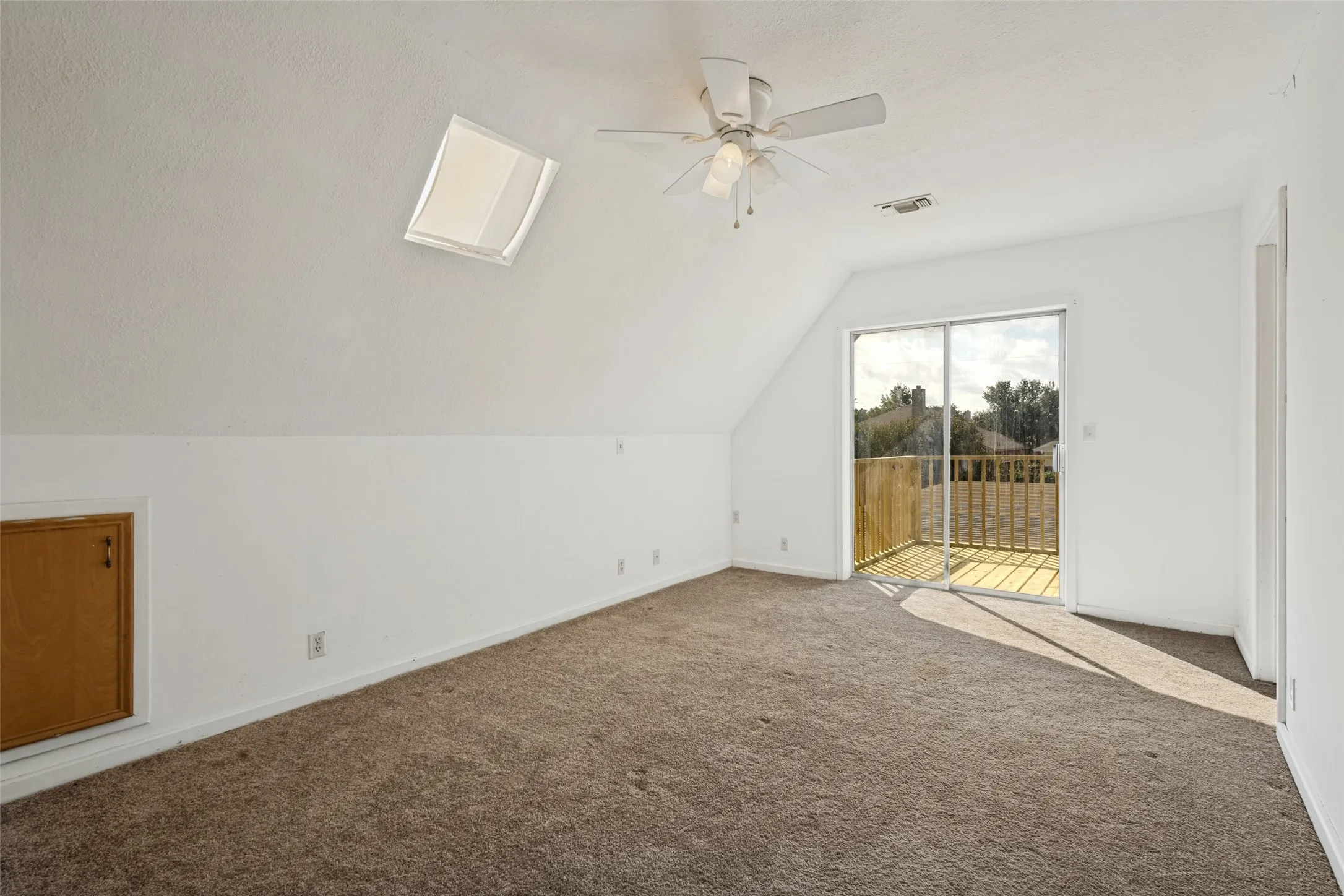 Single Family Residence For Sale in Collin County , 10279 Kinney Drive, Celina, Texas 75009, 2 Bedroom, 2 Bathroom, Garage spaces, 2,164 Sqft, built in 1982, mls#21411681, Real Estate Agent in Celina, Homes For Sale in Collin county, Homes For Sale in Celina, Realtor in Celina Texas, Real Estate Brokerage Independent Realty Texas, Luminita Cordes Realtor
