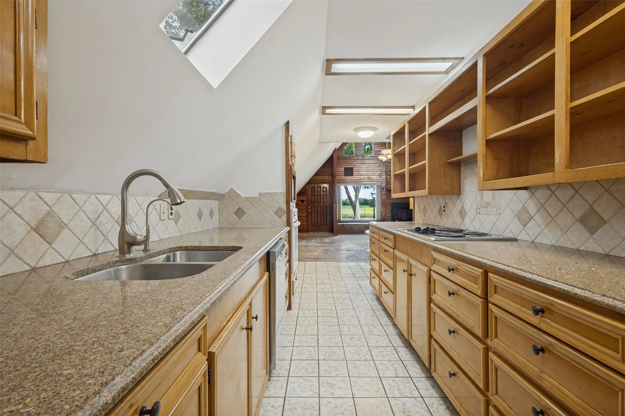 Single Family Residence For Sale in Collin County , 10279 Kinney Drive, Celina, Texas 75009, 2 Bedroom, 2 Bathroom, Garage spaces, 2,164 Sqft, built in 1982, mls#21411681, Real Estate Agent in Celina, Homes For Sale in Collin county, Homes For Sale in Celina, Realtor in Celina Texas, Real Estate Brokerage Independent Realty Texas, Luminita Cordes Realtor