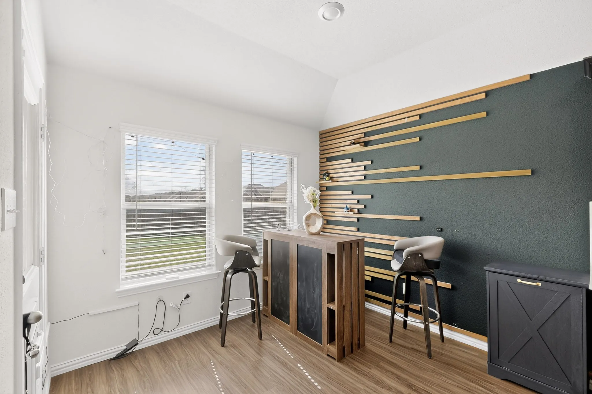 Single Family Residence For Rent in Denton County , 1300 Renoir Drive, Little Elm, Texas 75068, 4 Bedroom, 3 Bathroom, 2 Garage spaces, 2,372 Sqft, built in 2019, mls#21410557, Real Estate Agent in Little Elm, Homes For Rent in Denton county, Homes For Rent in Little Elm, Realtor in Little Elm Texas, Real Estate Brokerage Independent Realty Texas, Luminita Cordes Realtor