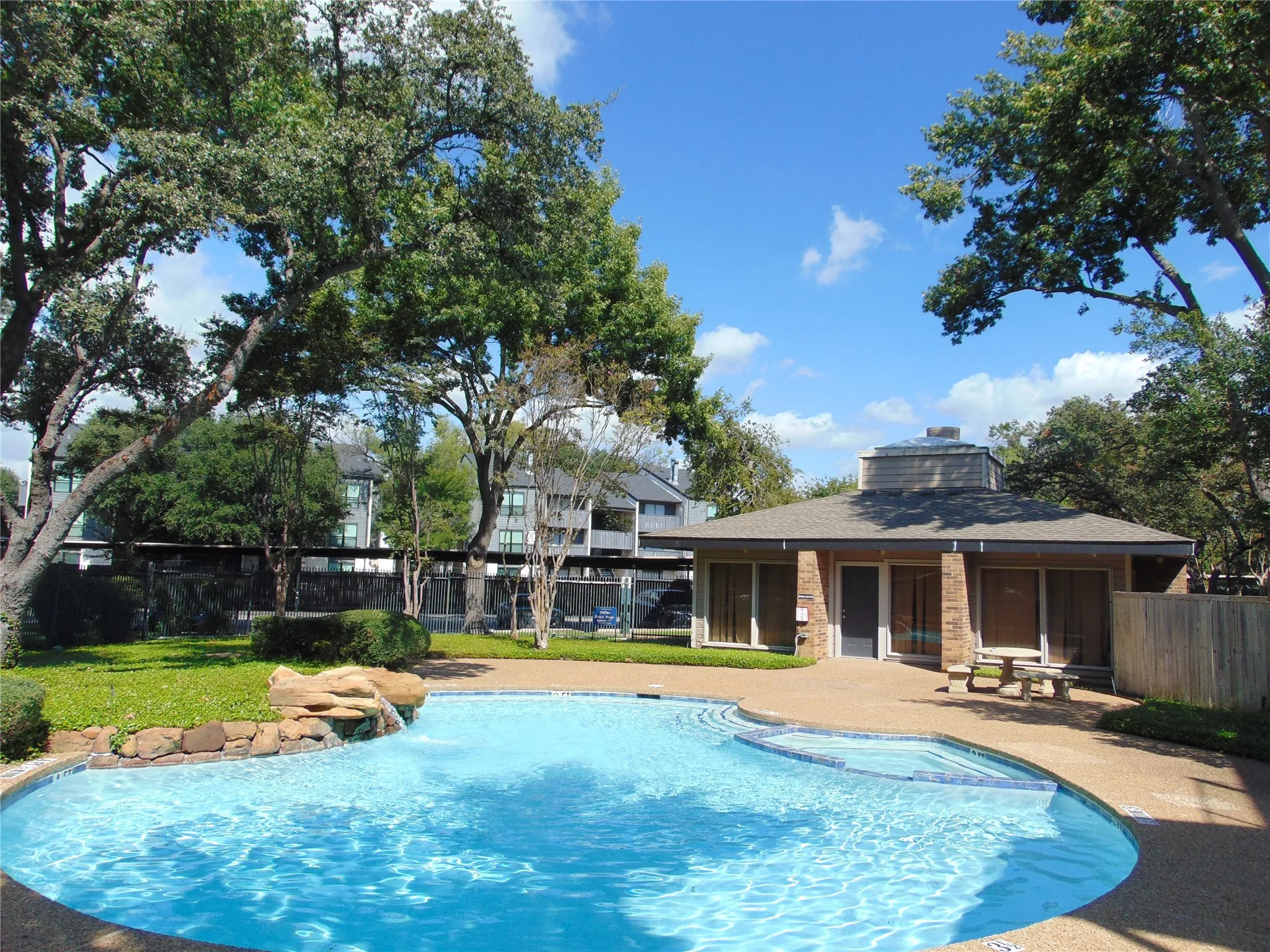 Condominium For Sale in Dallas County , 8109 Skillman Street 1008, Dallas, Texas 75231, 2 Bedroom, 2 Bathroom, Garage spaces, 1,047 Sqft, built in 1981, mls#21413166, Real Estate Agent in Dallas, Homes For Sale in Dallas county, Homes For Sale in Dallas, Realtor in Dallas Texas, Real Estate Brokerage Independent Realty Texas, Luminita Cordes Realtor
