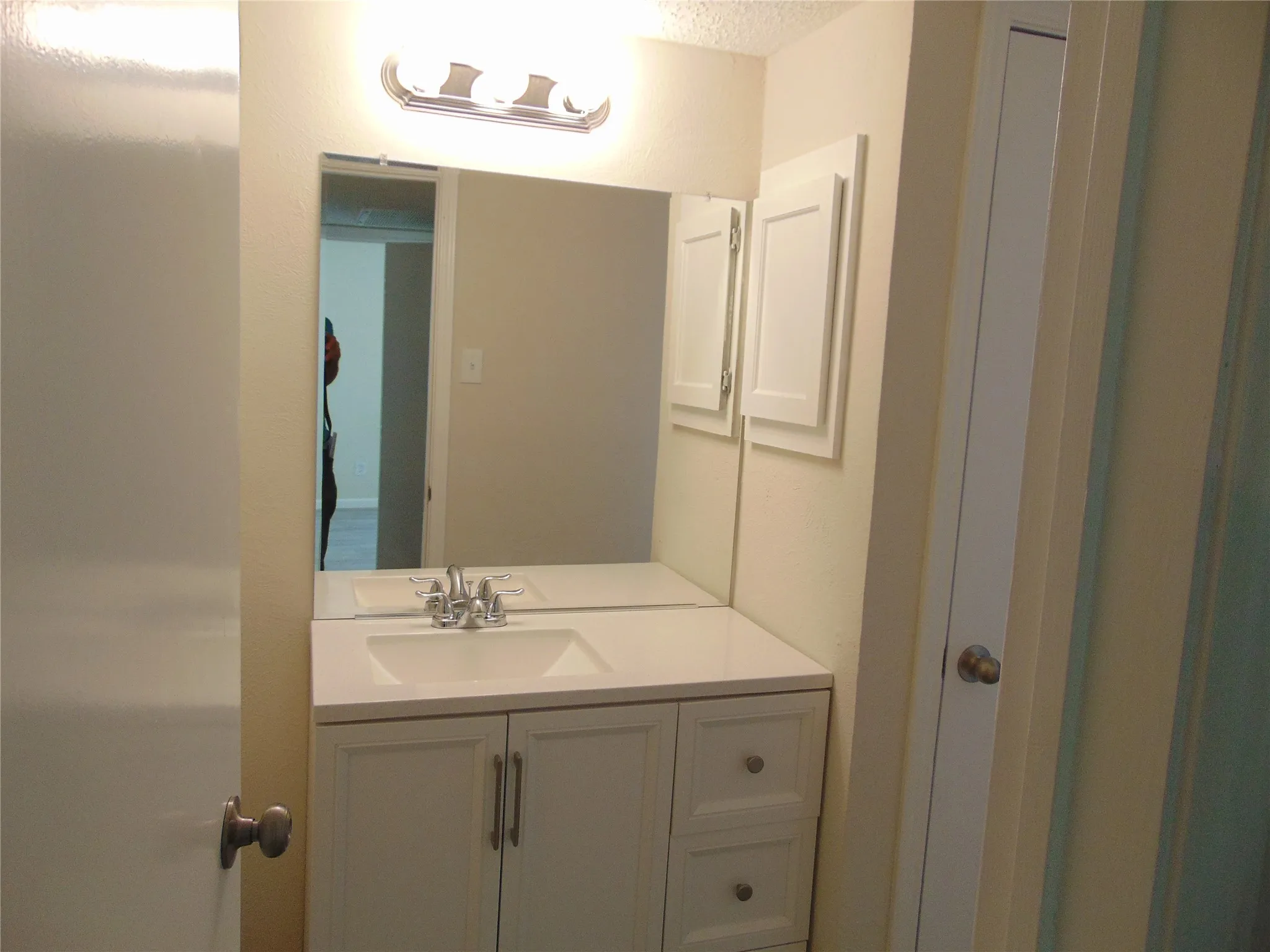 Condominium For Sale in Dallas County , 8109 Skillman Street 1008, Dallas, Texas 75231, 2 Bedroom, 2 Bathroom, Garage spaces, 1,047 Sqft, built in 1981, mls#21413166, Real Estate Agent in Dallas, Homes For Sale in Dallas county, Homes For Sale in Dallas, Realtor in Dallas Texas, Real Estate Brokerage Independent Realty Texas, Luminita Cordes Realtor