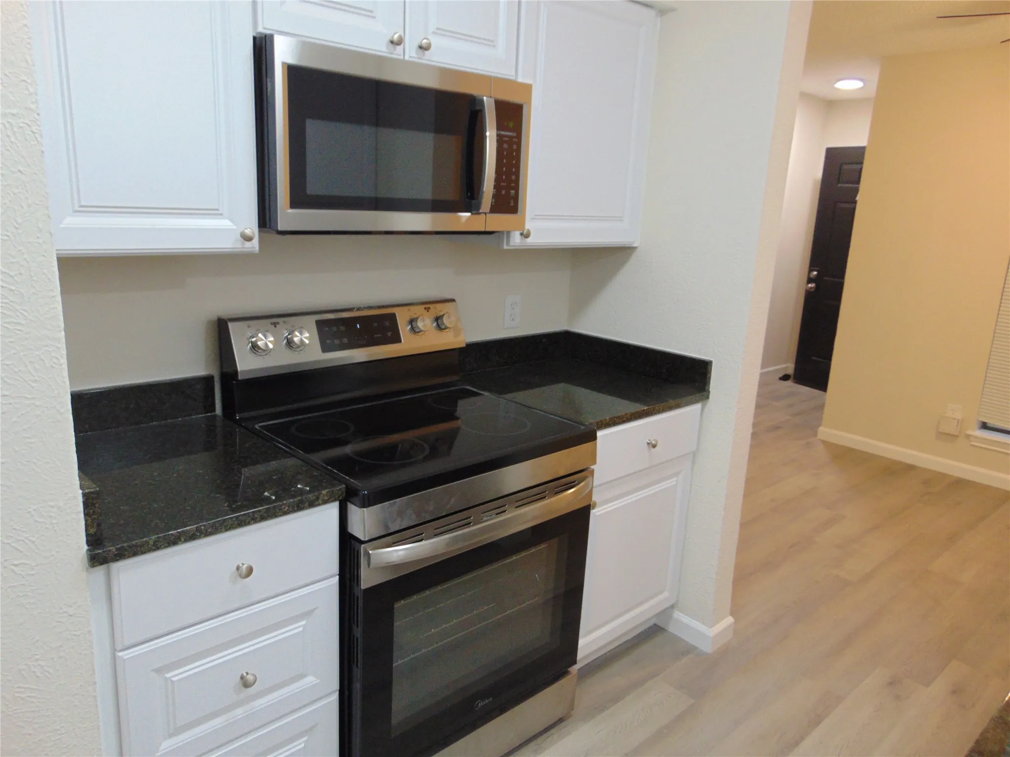 Condominium For Sale in Dallas County , 8109 Skillman Street 1008, Dallas, Texas 75231, 2 Bedroom, 2 Bathroom, Garage spaces, 1,047 Sqft, built in 1981, mls#21413166, Real Estate Agent in Dallas, Homes For Sale in Dallas county, Homes For Sale in Dallas, Realtor in Dallas Texas, Real Estate Brokerage Independent Realty Texas, Luminita Cordes Realtor