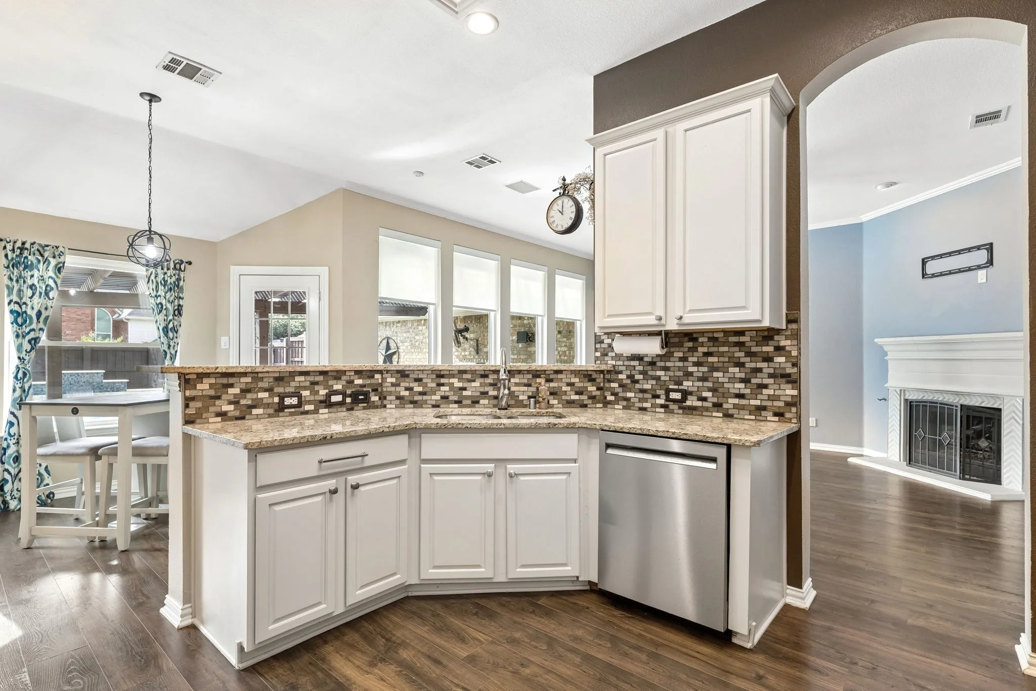 Single Family Residence For Sale in Collin County , 8605 Prescott Circle, Frisco, Texas 75033, 3 Bedroom, 2 Bathroom, 2 Garage spaces, 2,202 Sqft, built in 1997, mls#21412470, Real Estate Agent in Frisco, Homes For Sale in Collin county, Homes For Sale in Frisco, Realtor in Frisco Texas, Real Estate Brokerage Independent Realty Texas, Luminita Cordes Realtor
