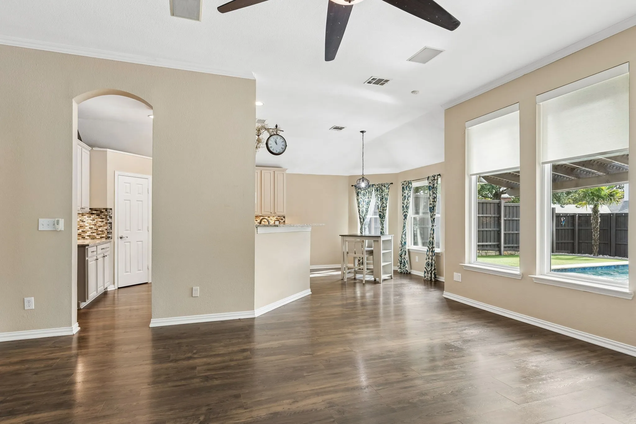 Single Family Residence For Sale in Collin County , 8605 Prescott Circle, Frisco, Texas 75033, 3 Bedroom, 2 Bathroom, 2 Garage spaces, 2,202 Sqft, built in 1997, mls#21412470, Real Estate Agent in Frisco, Homes For Sale in Collin county, Homes For Sale in Frisco, Realtor in Frisco Texas, Real Estate Brokerage Independent Realty Texas, Luminita Cordes Realtor