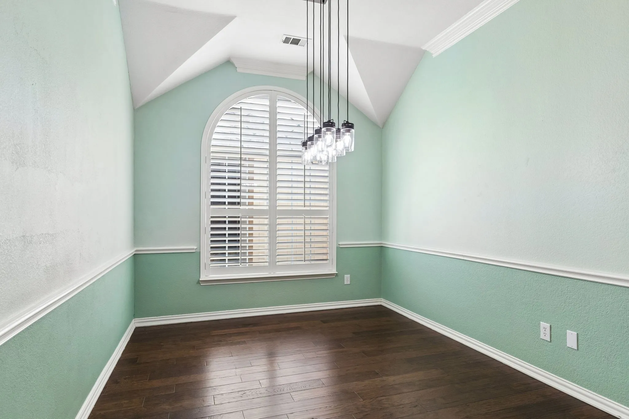 Single Family Residence For Sale in Collin County , 8605 Prescott Circle, Frisco, Texas 75033, 3 Bedroom, 2 Bathroom, 2 Garage spaces, 2,202 Sqft, built in 1997, mls#21412470, Real Estate Agent in Frisco, Homes For Sale in Collin county, Homes For Sale in Frisco, Realtor in Frisco Texas, Real Estate Brokerage Independent Realty Texas, Luminita Cordes Realtor