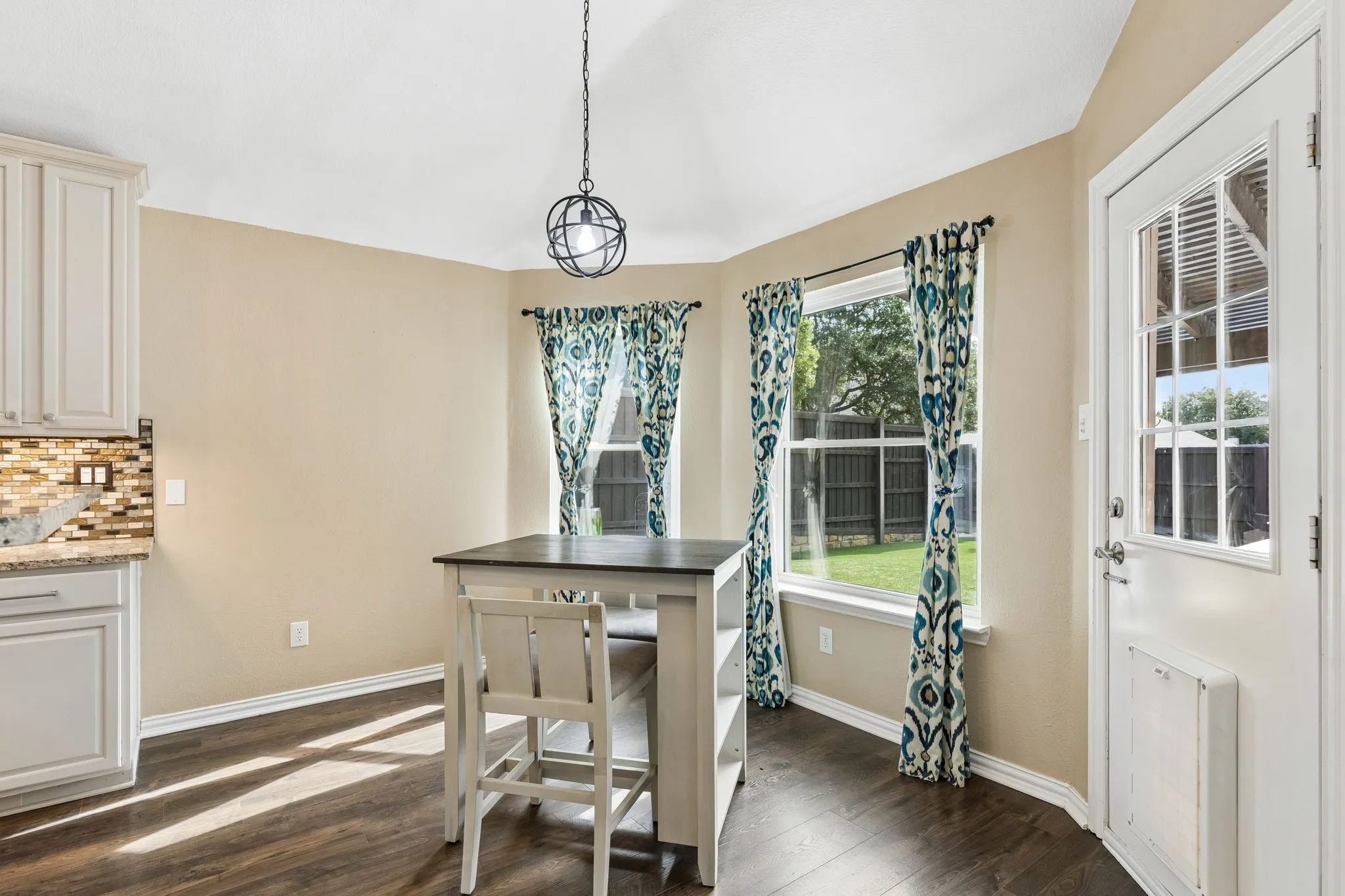 Single Family Residence For Sale in Collin County , 8605 Prescott Circle, Frisco, Texas 75033, 3 Bedroom, 2 Bathroom, 2 Garage spaces, 2,202 Sqft, built in 1997, mls#21412470, Real Estate Agent in Frisco, Homes For Sale in Collin county, Homes For Sale in Frisco, Realtor in Frisco Texas, Real Estate Brokerage Independent Realty Texas, Luminita Cordes Realtor