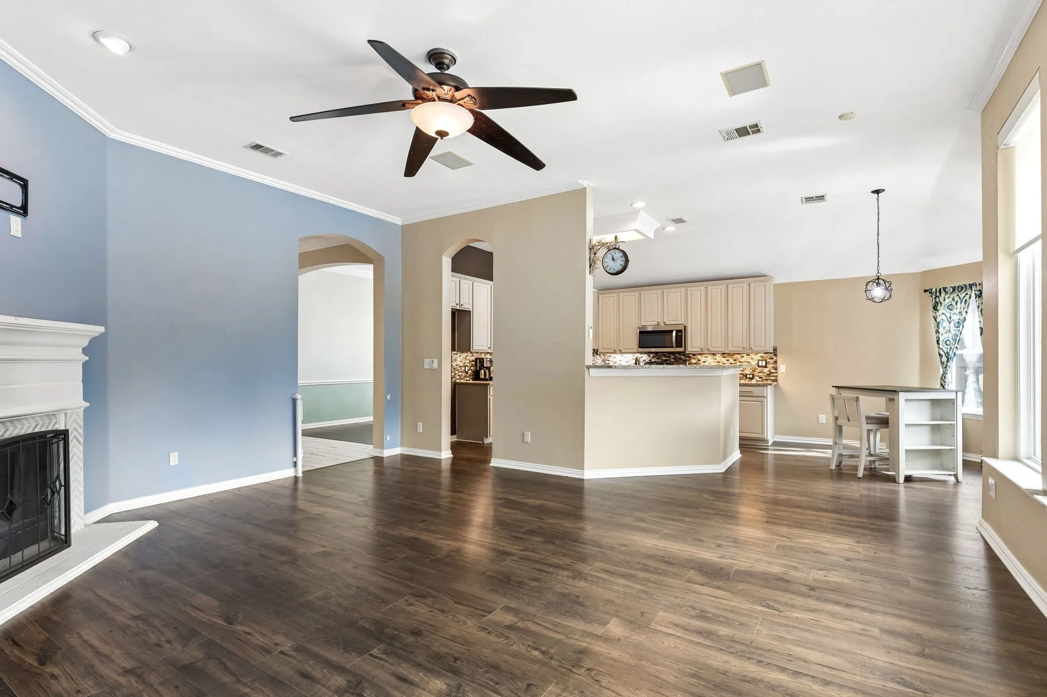 Single Family Residence For Sale in Collin County , 8605 Prescott Circle, Frisco, Texas 75033, 3 Bedroom, 2 Bathroom, 2 Garage spaces, 2,202 Sqft, built in 1997, mls#21412470, Real Estate Agent in Frisco, Homes For Sale in Collin county, Homes For Sale in Frisco, Realtor in Frisco Texas, Real Estate Brokerage Independent Realty Texas, Luminita Cordes Realtor