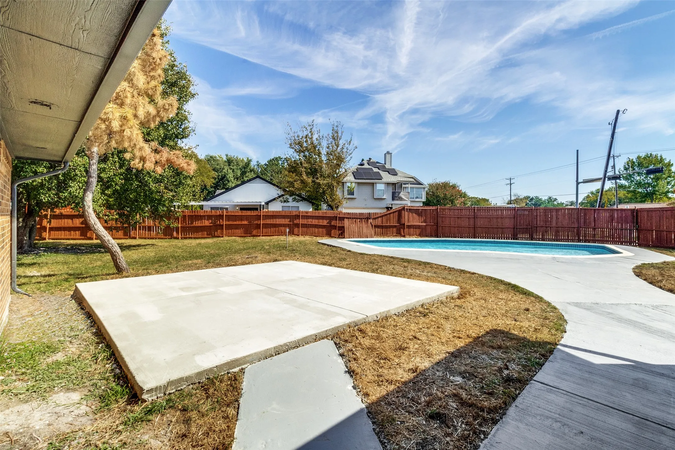 Single Family Residence For Sale in Dallas County , 3602 Lofland Lane, Rowlett, Texas 75088, 4 Bedroom, 2 Bathroom, 2 Garage spaces, 1,644 Sqft, built in 1985, mls#21413142, Real Estate Agent in Rowlett, Homes For Sale in Dallas county, Homes For Sale in Rowlett, Realtor in Rowlett Texas, Real Estate Brokerage Independent Realty Texas, Luminita Cordes Realtor