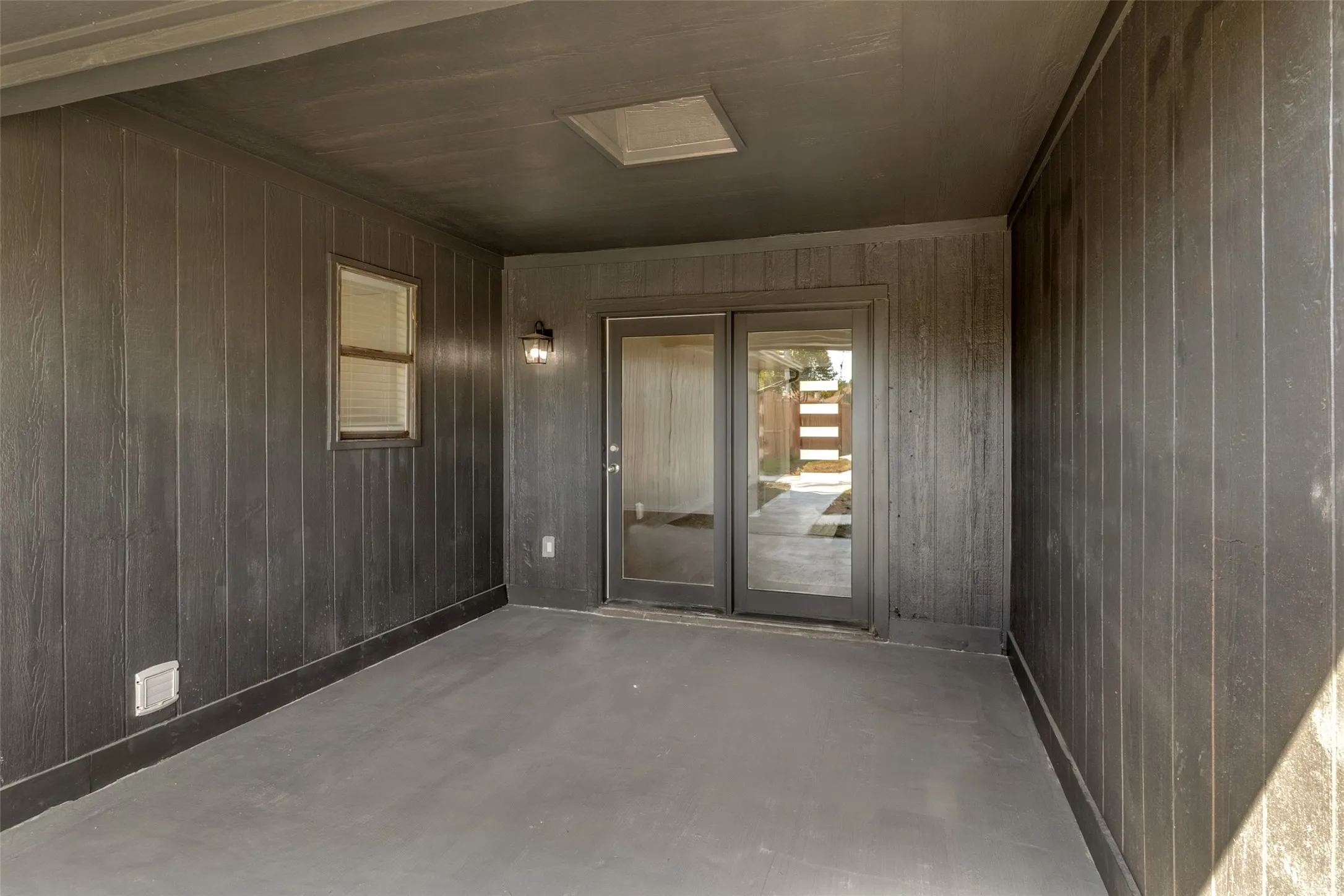 Single Family Residence For Sale in Dallas County , 3602 Lofland Lane, Rowlett, Texas 75088, 4 Bedroom, 2 Bathroom, 2 Garage spaces, 1,644 Sqft, built in 1985, mls#21413142, Real Estate Agent in Rowlett, Homes For Sale in Dallas county, Homes For Sale in Rowlett, Realtor in Rowlett Texas, Real Estate Brokerage Independent Realty Texas, Luminita Cordes Realtor