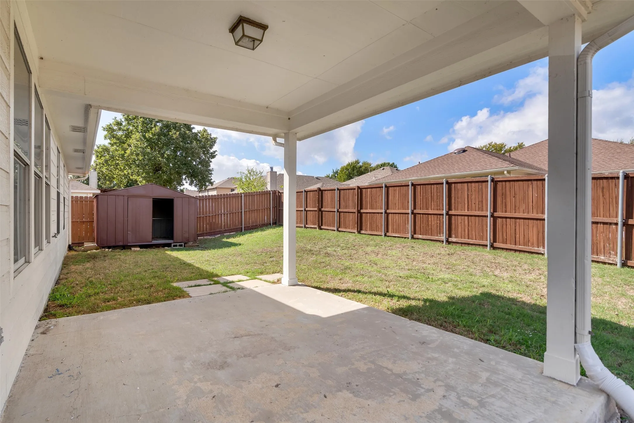 Single Family Residence For Rent in Denton County , 1065 Warbler Lane, Aubrey, Texas 76227, 4 Bedroom, 2 Bathroom, 2 Garage spaces, 1,816 Sqft, built in 2005, mls#21406557, Real Estate Agent in Aubrey, Homes For Rent in Denton county, Homes For Rent in Aubrey, Realtor in Aubrey Texas, Real Estate Brokerage Independent Realty Texas, Luminita Cordes Realtor