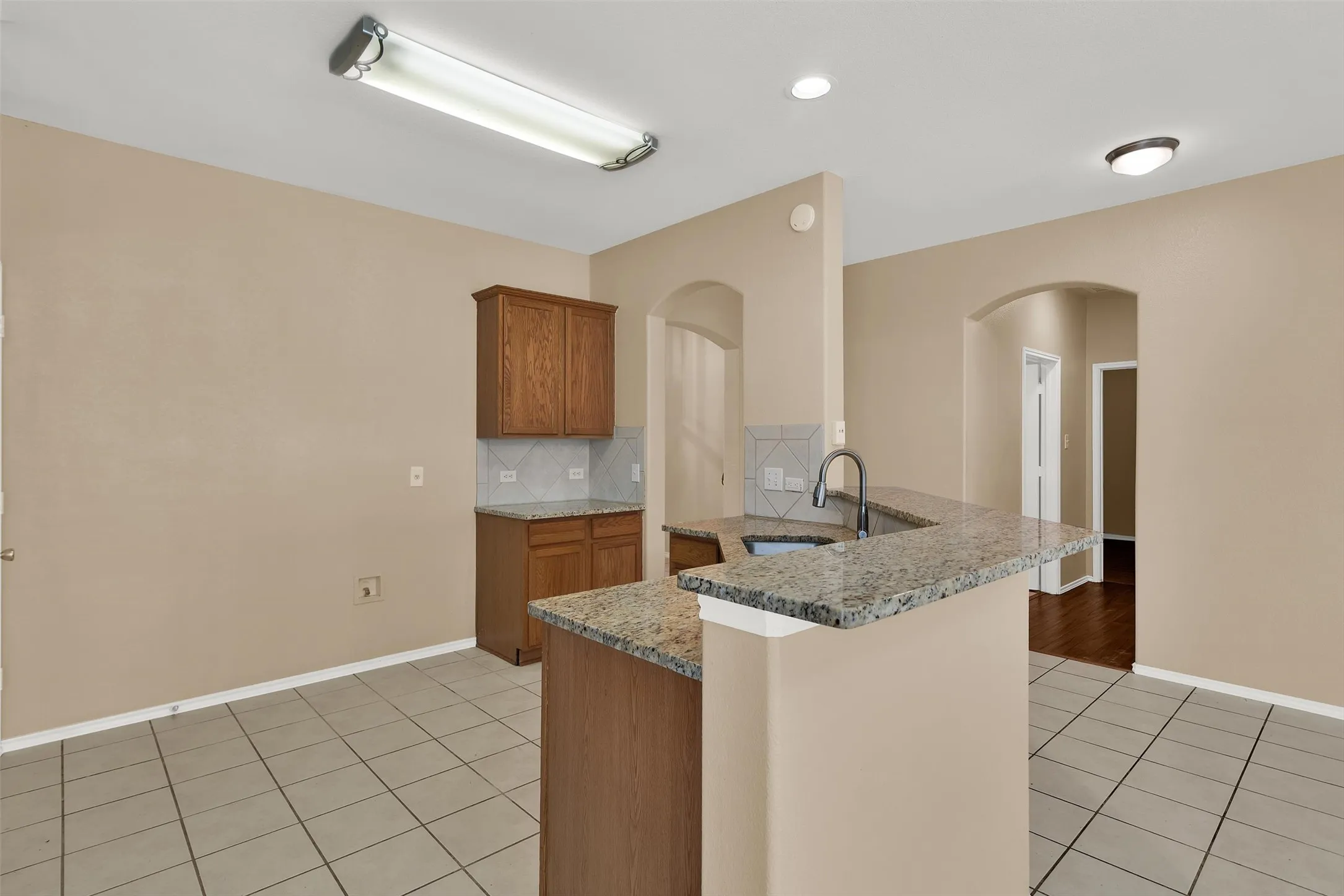Single Family Residence For Rent in Denton County , 1065 Warbler Lane, Aubrey, Texas 76227, 4 Bedroom, 2 Bathroom, 2 Garage spaces, 1,816 Sqft, built in 2005, mls#21406557, Real Estate Agent in Aubrey, Homes For Rent in Denton county, Homes For Rent in Aubrey, Realtor in Aubrey Texas, Real Estate Brokerage Independent Realty Texas, Luminita Cordes Realtor