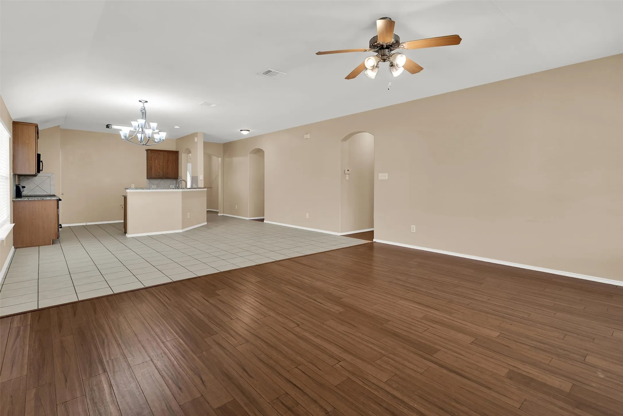 Single Family Residence For Rent in Denton County , 1065 Warbler Lane, Aubrey, Texas 76227, 4 Bedroom, 2 Bathroom, 2 Garage spaces, 1,816 Sqft, built in 2005, mls#21406557, Real Estate Agent in Aubrey, Homes For Rent in Denton county, Homes For Rent in Aubrey, Realtor in Aubrey Texas, Real Estate Brokerage Independent Realty Texas, Luminita Cordes Realtor