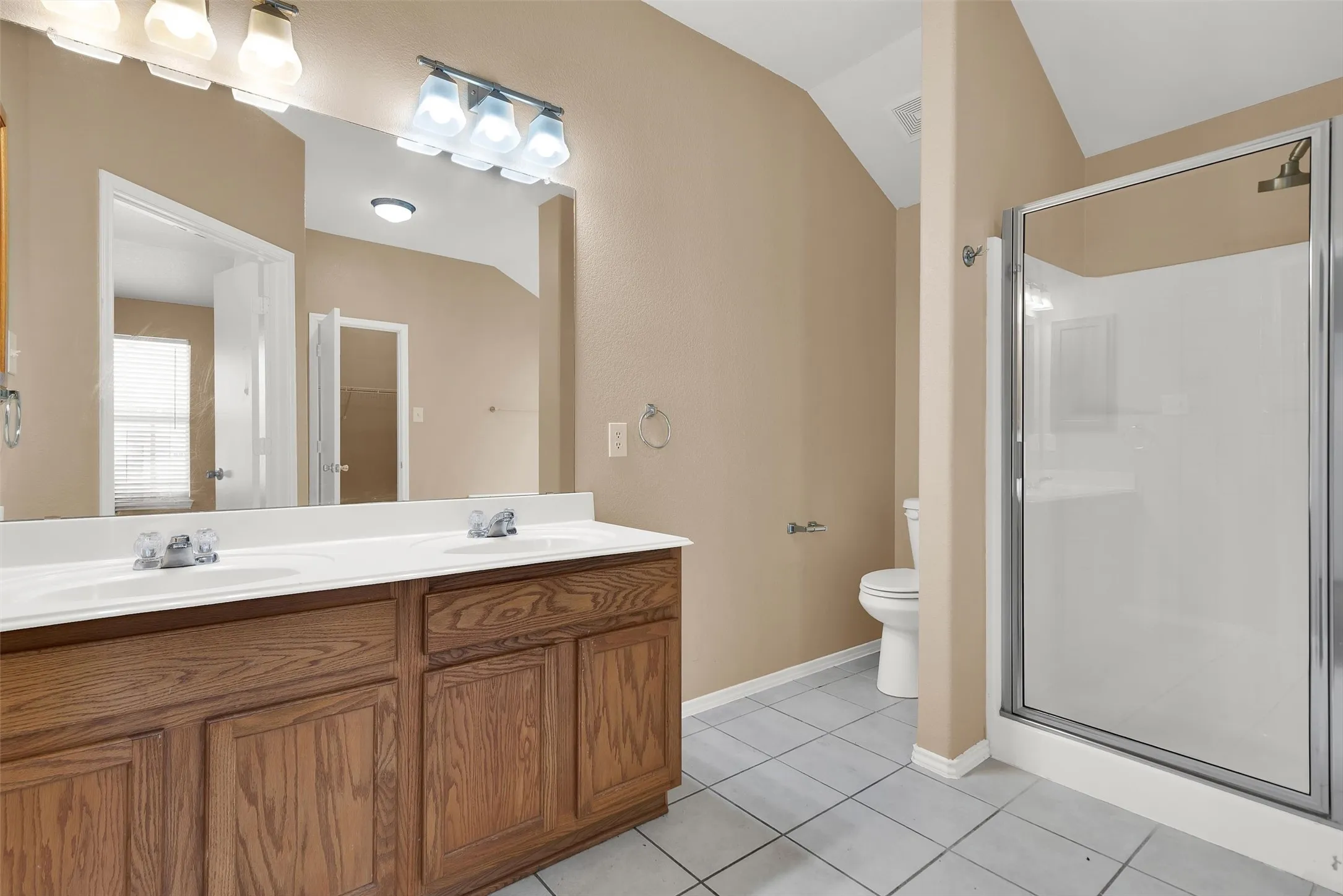 Single Family Residence For Rent in Denton County , 1065 Warbler Lane, Aubrey, Texas 76227, 4 Bedroom, 2 Bathroom, 2 Garage spaces, 1,816 Sqft, built in 2005, mls#21406557, Real Estate Agent in Aubrey, Homes For Rent in Denton county, Homes For Rent in Aubrey, Realtor in Aubrey Texas, Real Estate Brokerage Independent Realty Texas, Luminita Cordes Realtor