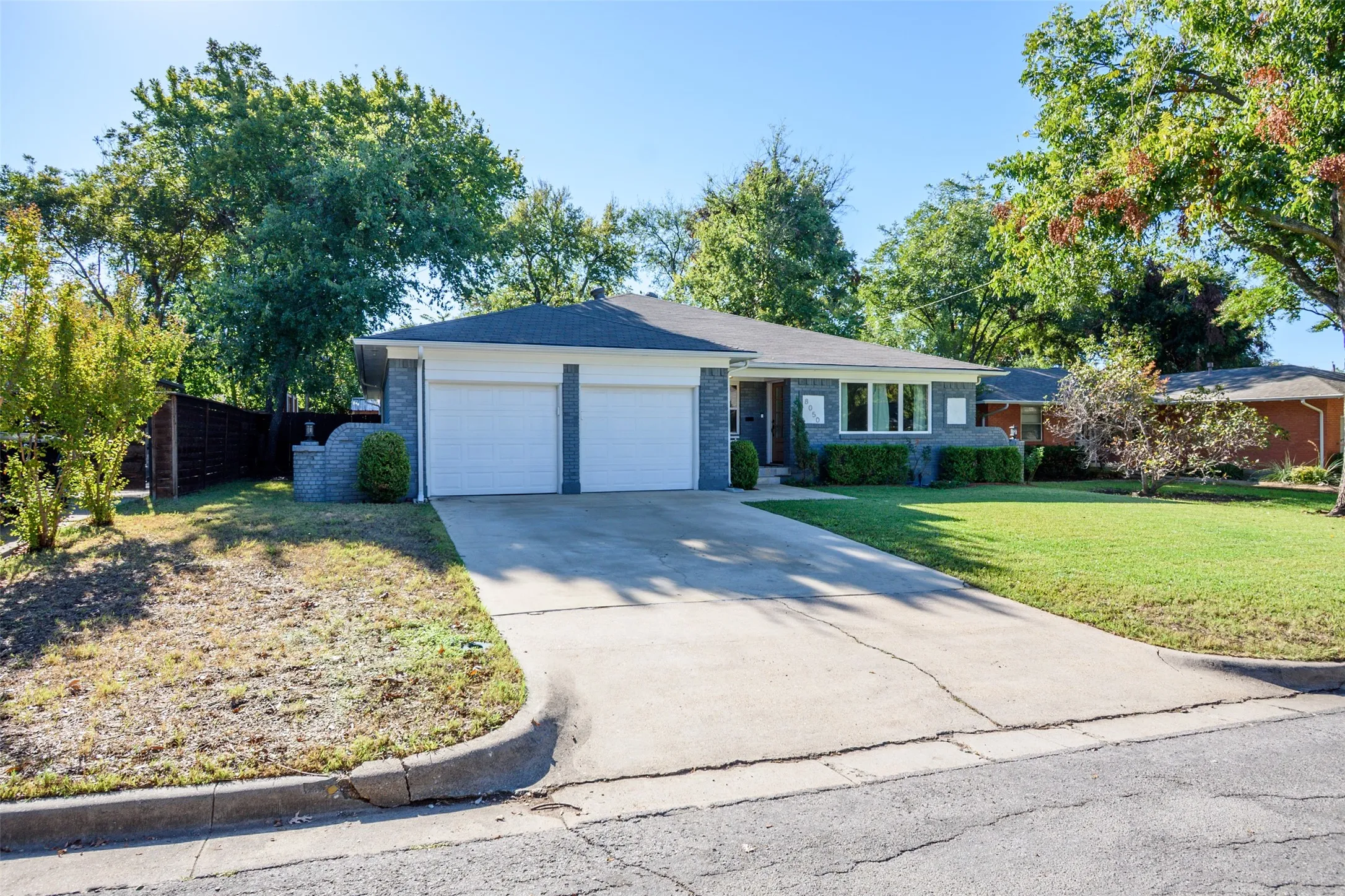 Single Family Residence For Sale in Dallas County , 8050 Fall River Drive, Dallas, Texas 75228, 3 Bedroom, 2 Bathroom, 2 Garage spaces, 2,034 Sqft, built in 1957, mls#21412688, Real Estate Agent in Dallas, Homes For Sale in Dallas county, Homes For Sale in Dallas, Realtor in Dallas Texas, Real Estate Brokerage Independent Realty Texas, Luminita Cordes Realtor