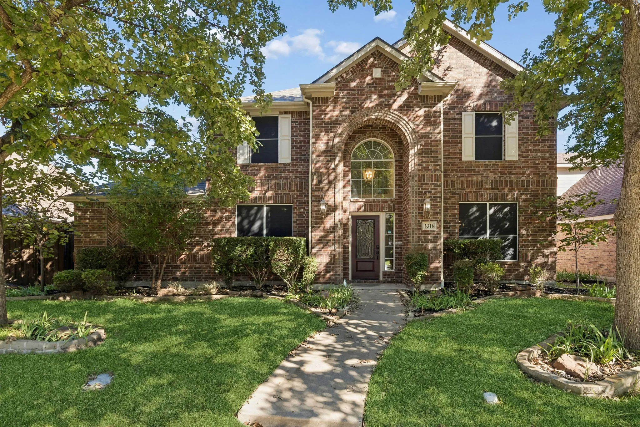 Single Family Residence For Sale in Collin County , 6316 Blackstone Drive, Mc Kinney, Texas 75070, 4 Bedroom, 3 Bathroom, 2 Garage spaces, 2,773 Sqft, built in 2007, mls#21406008, Real Estate Agent in Mc Kinney, Homes For Sale in Collin county, Homes For Sale in Mc Kinney, Realtor in Mc Kinney Texas, Real Estate Brokerage Independent Realty Texas, Luminita Cordes Realtor
