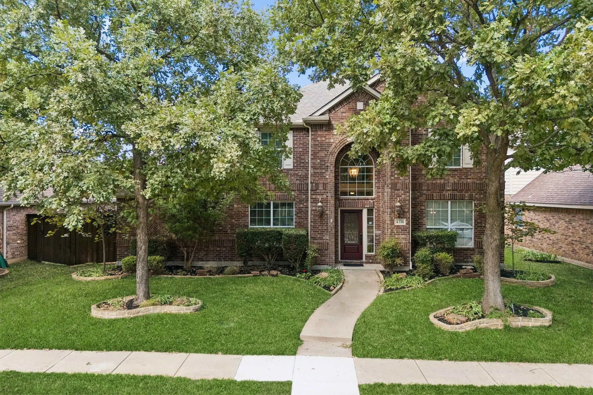 Single Family Residence For Sale