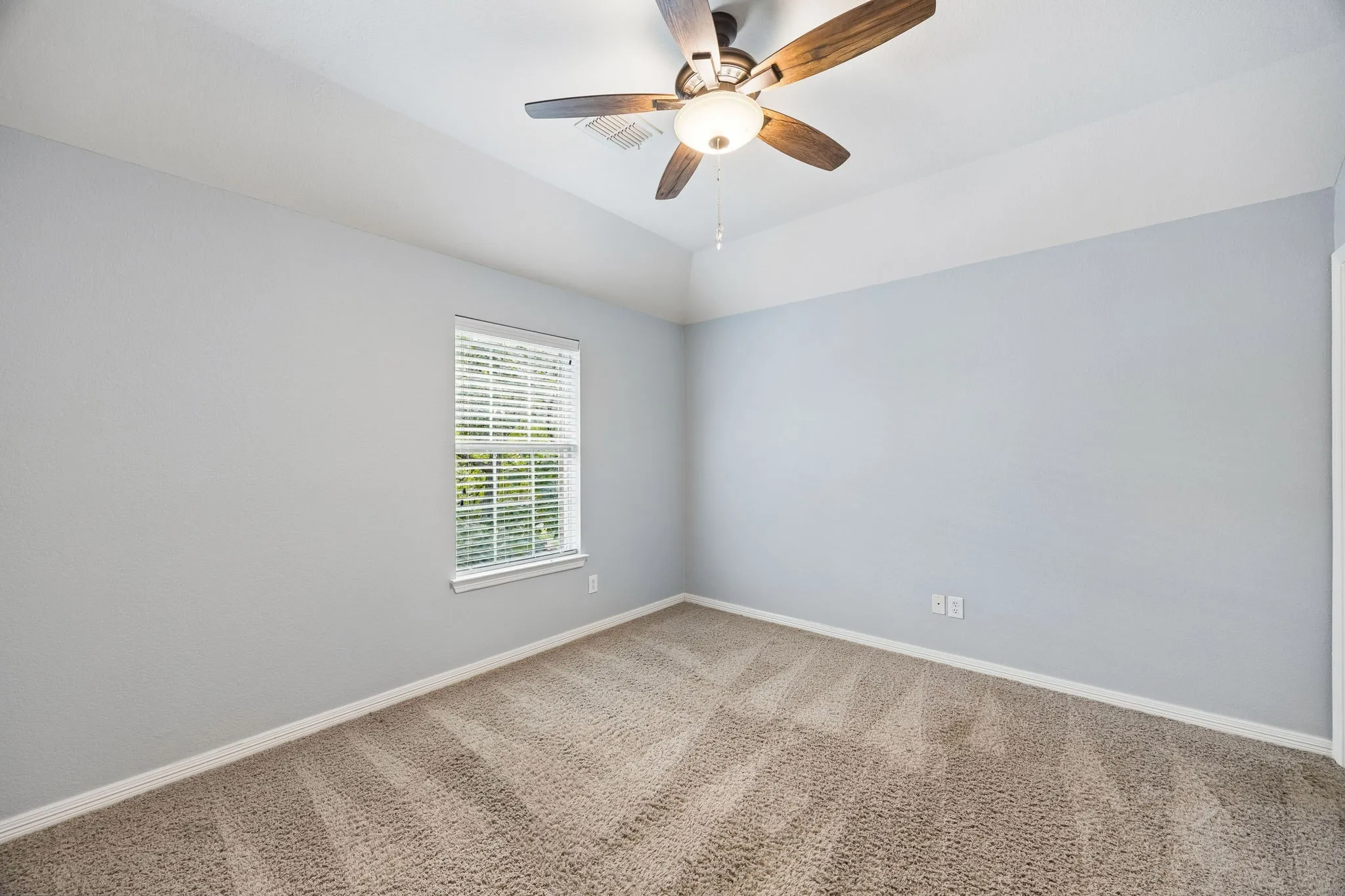 Single Family Residence For Sale in Collin County , 6316 Blackstone Drive, Mc Kinney, Texas 75070, 4 Bedroom, 3 Bathroom, 2 Garage spaces, 2,773 Sqft, built in 2007, mls#21406008, Real Estate Agent in Mc Kinney, Homes For Sale in Collin county, Homes For Sale in Mc Kinney, Realtor in Mc Kinney Texas, Real Estate Brokerage Independent Realty Texas, Luminita Cordes Realtor