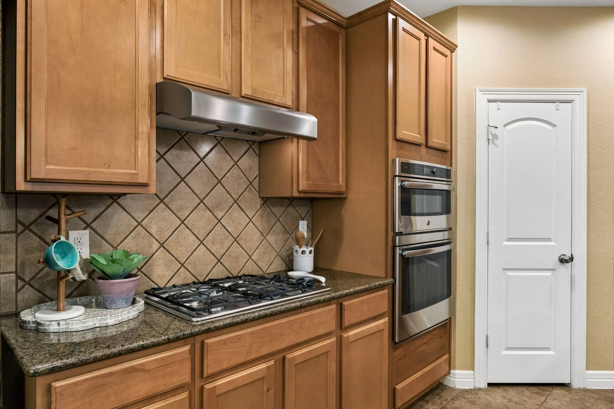 Single Family Residence For Sale in Collin County , 6316 Blackstone Drive, Mc Kinney, Texas 75070, 4 Bedroom, 3 Bathroom, 2 Garage spaces, 2,773 Sqft, built in 2007, mls#21406008, Real Estate Agent in Mc Kinney, Homes For Sale in Collin county, Homes For Sale in Mc Kinney, Realtor in Mc Kinney Texas, Real Estate Brokerage Independent Realty Texas, Luminita Cordes Realtor