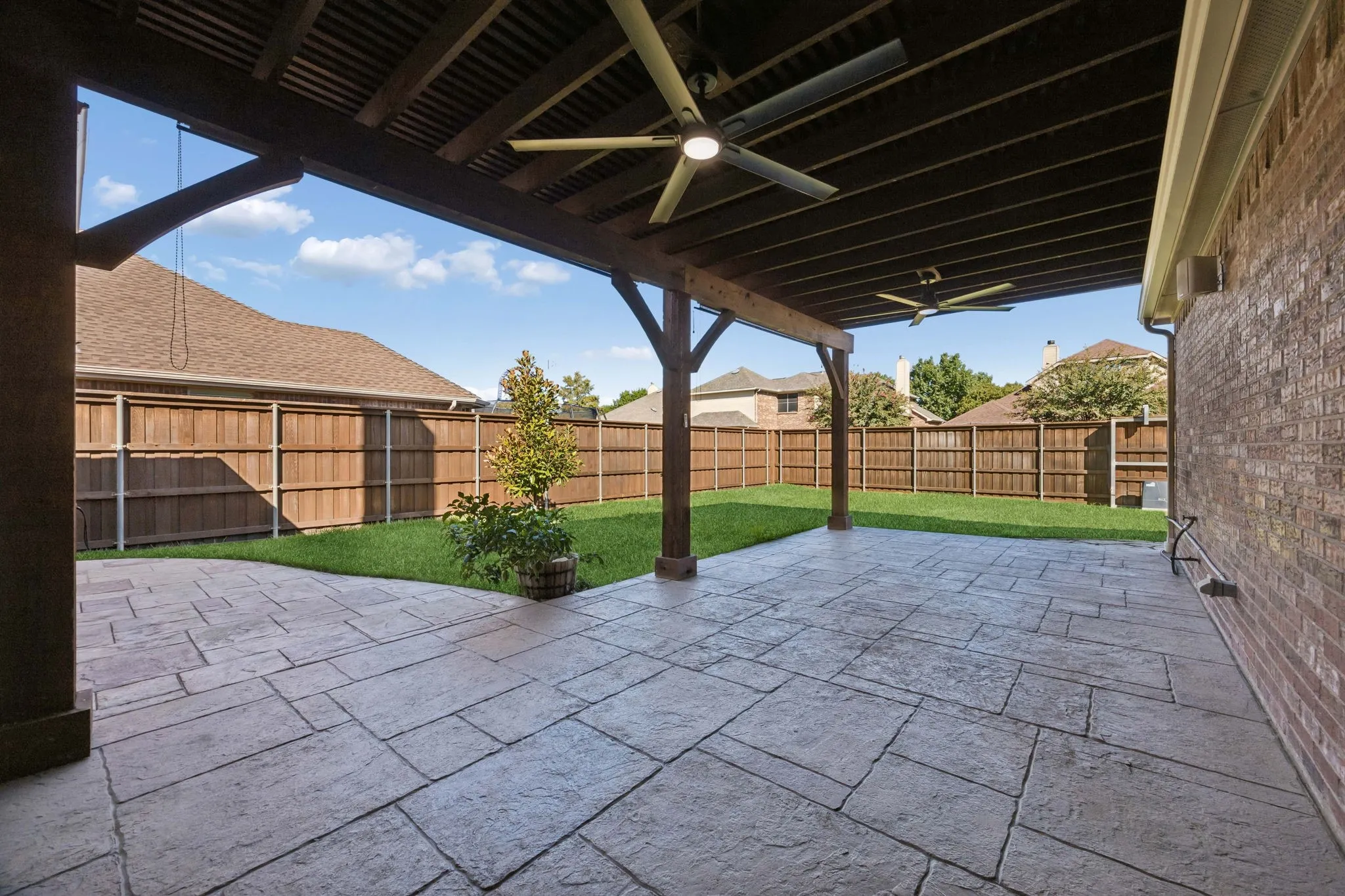 Single Family Residence For Sale in Collin County , 6316 Blackstone Drive, Mc Kinney, Texas 75070, 4 Bedroom, 3 Bathroom, 2 Garage spaces, 2,773 Sqft, built in 2007, mls#21406008, Real Estate Agent in Mc Kinney, Homes For Sale in Collin county, Homes For Sale in Mc Kinney, Realtor in Mc Kinney Texas, Real Estate Brokerage Independent Realty Texas, Luminita Cordes Realtor