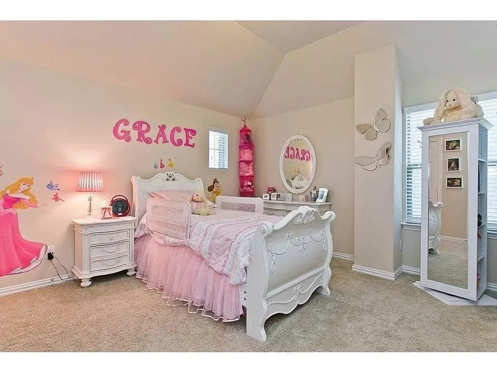 Single Family Residence For Rent in Denton County , 1013 Chickasaw Drive, Carrollton, Texas 75010, 4 Bedroom, 4 Bathroom, 2 Garage spaces, 3,153 Sqft, built in 2012, mls#21413199, Real Estate Agent in Carrollton, Homes For Rent in Denton county, Homes For Rent in Carrollton, Realtor in Carrollton Texas, Real Estate Brokerage Independent Realty Texas, Luminita Cordes Realtor