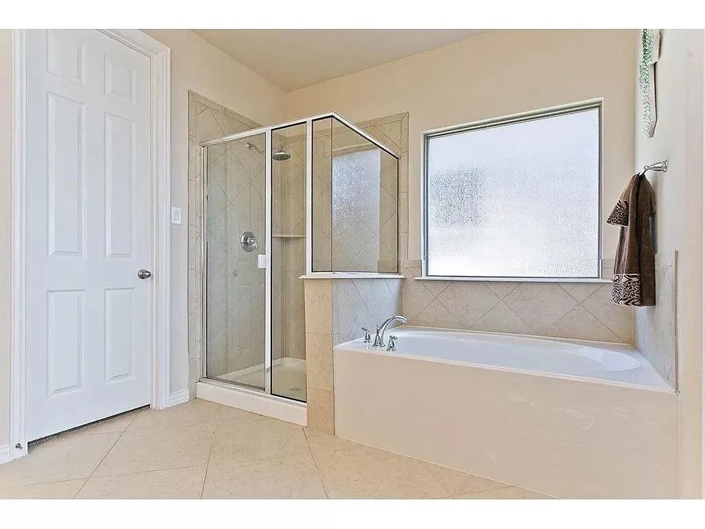 Single Family Residence For Rent in Denton County , 1013 Chickasaw Drive, Carrollton, Texas 75010, 4 Bedroom, 4 Bathroom, 2 Garage spaces, 3,153 Sqft, built in 2012, mls#21413199, Real Estate Agent in Carrollton, Homes For Rent in Denton county, Homes For Rent in Carrollton, Realtor in Carrollton Texas, Real Estate Brokerage Independent Realty Texas, Luminita Cordes Realtor
