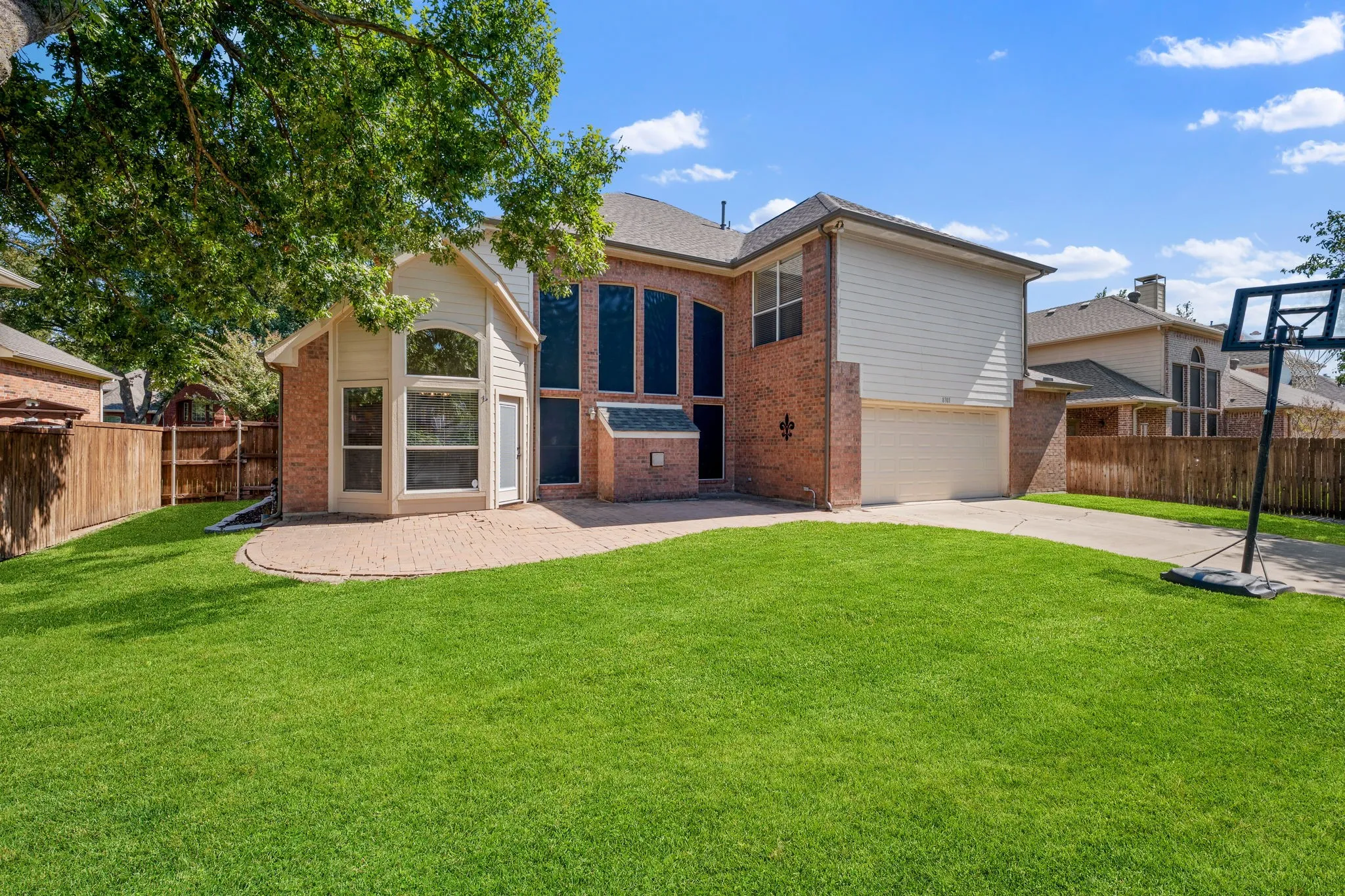 Single Family Residence For Sale in Collin County , 8301 Bartley Circle, Plano, Texas 75025, 5 Bedroom, 4 Bathroom, 2 Garage spaces, 3,553 Sqft, built in 1997, mls#21407110, Real Estate Agent in Plano, Homes For Sale in Collin county, Homes For Sale in Plano, Realtor in Plano Texas, Real Estate Brokerage Independent Realty Texas, Luminita Cordes Realtor