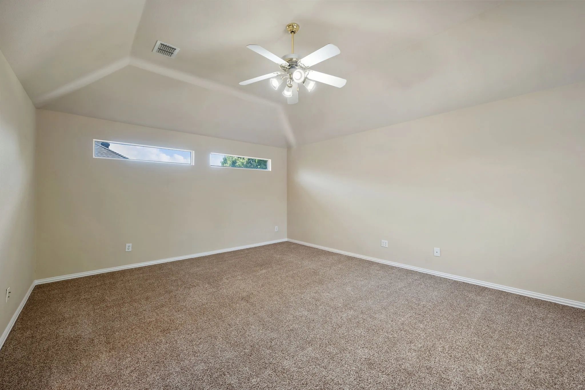 Single Family Residence For Sale in Collin County , 8301 Bartley Circle, Plano, Texas 75025, 5 Bedroom, 4 Bathroom, 2 Garage spaces, 3,553 Sqft, built in 1997, mls#21407110, Real Estate Agent in Plano, Homes For Sale in Collin county, Homes For Sale in Plano, Realtor in Plano Texas, Real Estate Brokerage Independent Realty Texas, Luminita Cordes Realtor