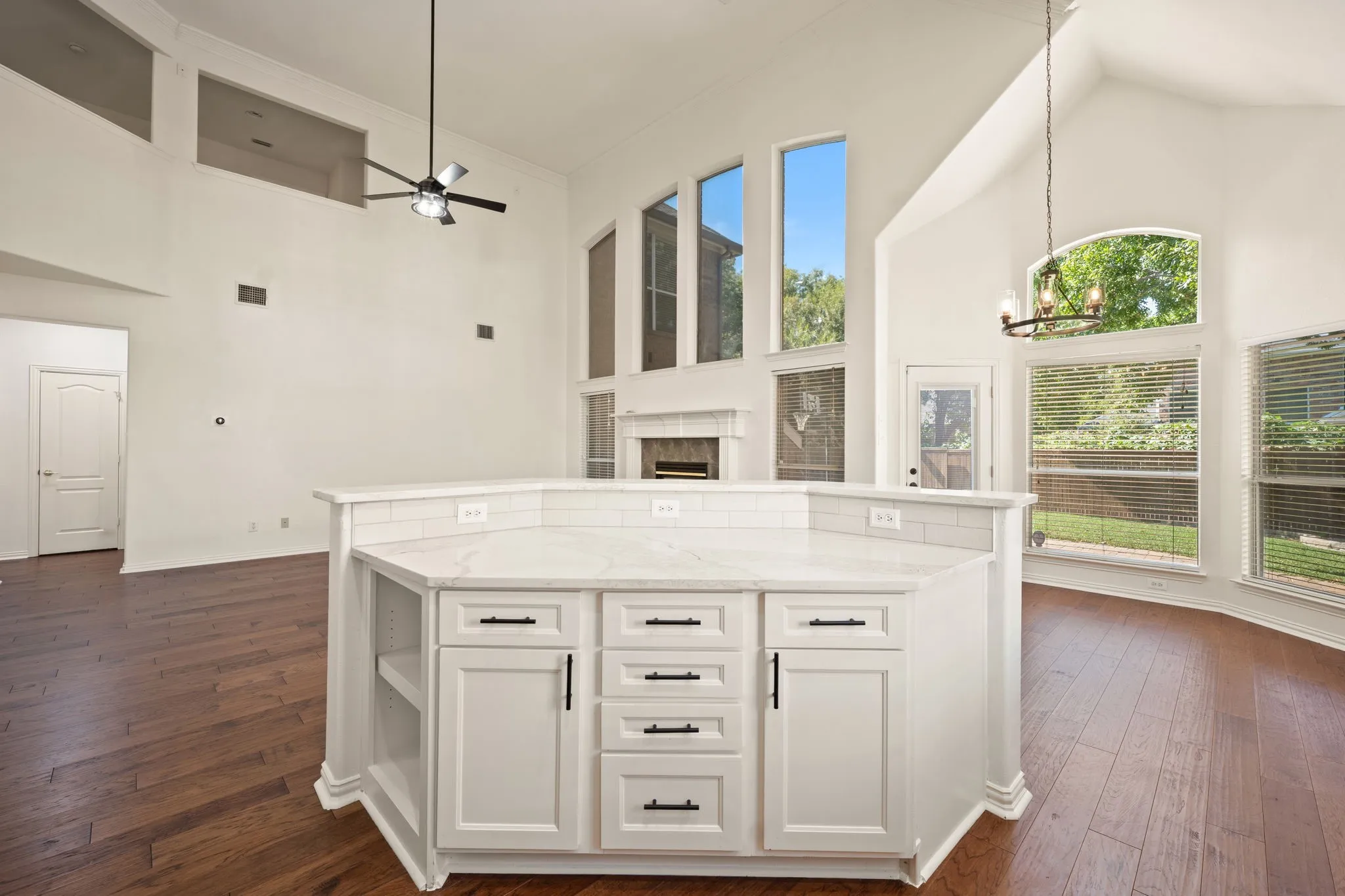 Single Family Residence For Sale in Collin County , 8301 Bartley Circle, Plano, Texas 75025, 5 Bedroom, 4 Bathroom, 2 Garage spaces, 3,553 Sqft, built in 1997, mls#21407110, Real Estate Agent in Plano, Homes For Sale in Collin county, Homes For Sale in Plano, Realtor in Plano Texas, Real Estate Brokerage Independent Realty Texas, Luminita Cordes Realtor