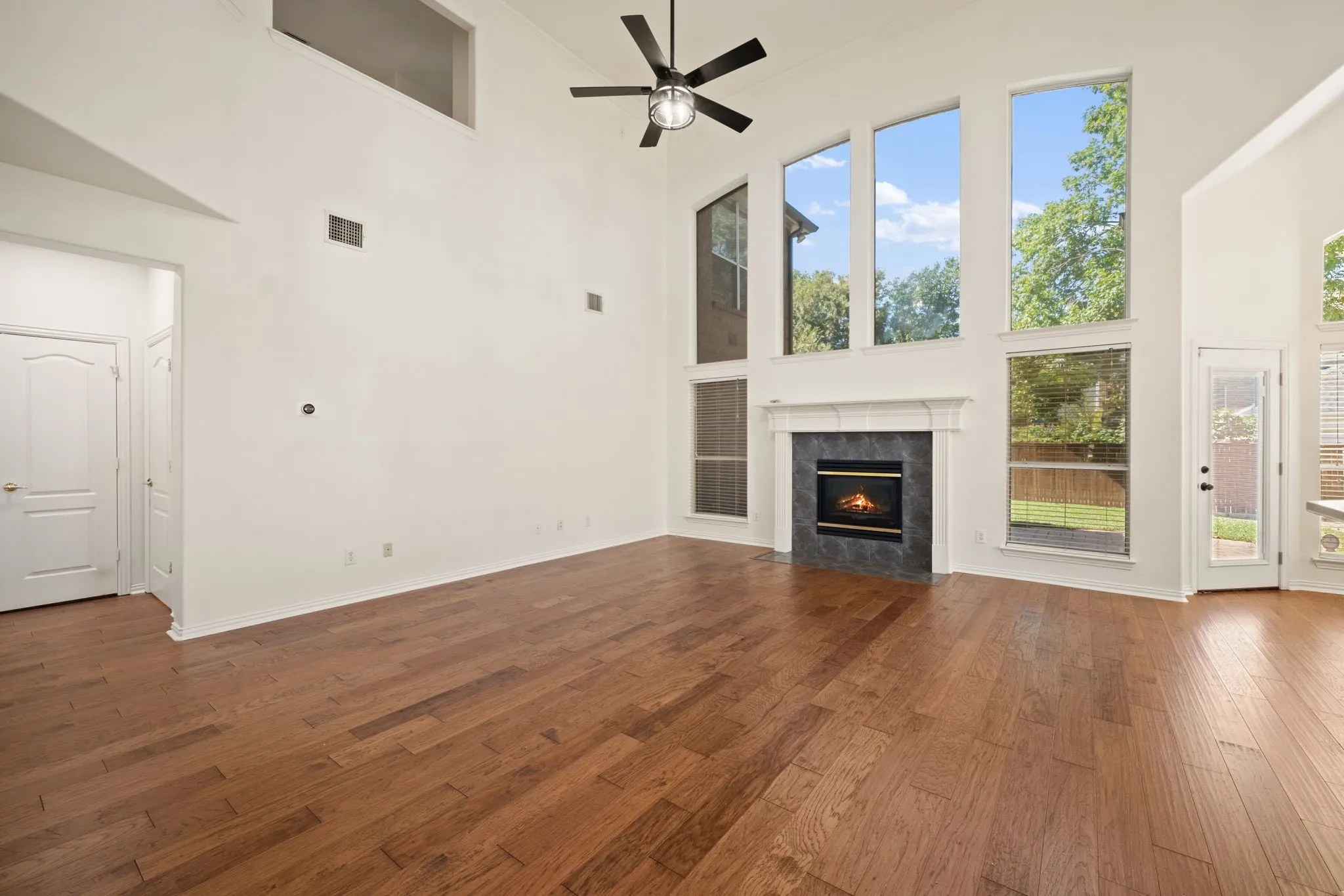 Single Family Residence For Sale in Collin County , 8301 Bartley Circle, Plano, Texas 75025, 5 Bedroom, 4 Bathroom, 2 Garage spaces, 3,553 Sqft, built in 1997, mls#21407110, Real Estate Agent in Plano, Homes For Sale in Collin county, Homes For Sale in Plano, Realtor in Plano Texas, Real Estate Brokerage Independent Realty Texas, Luminita Cordes Realtor