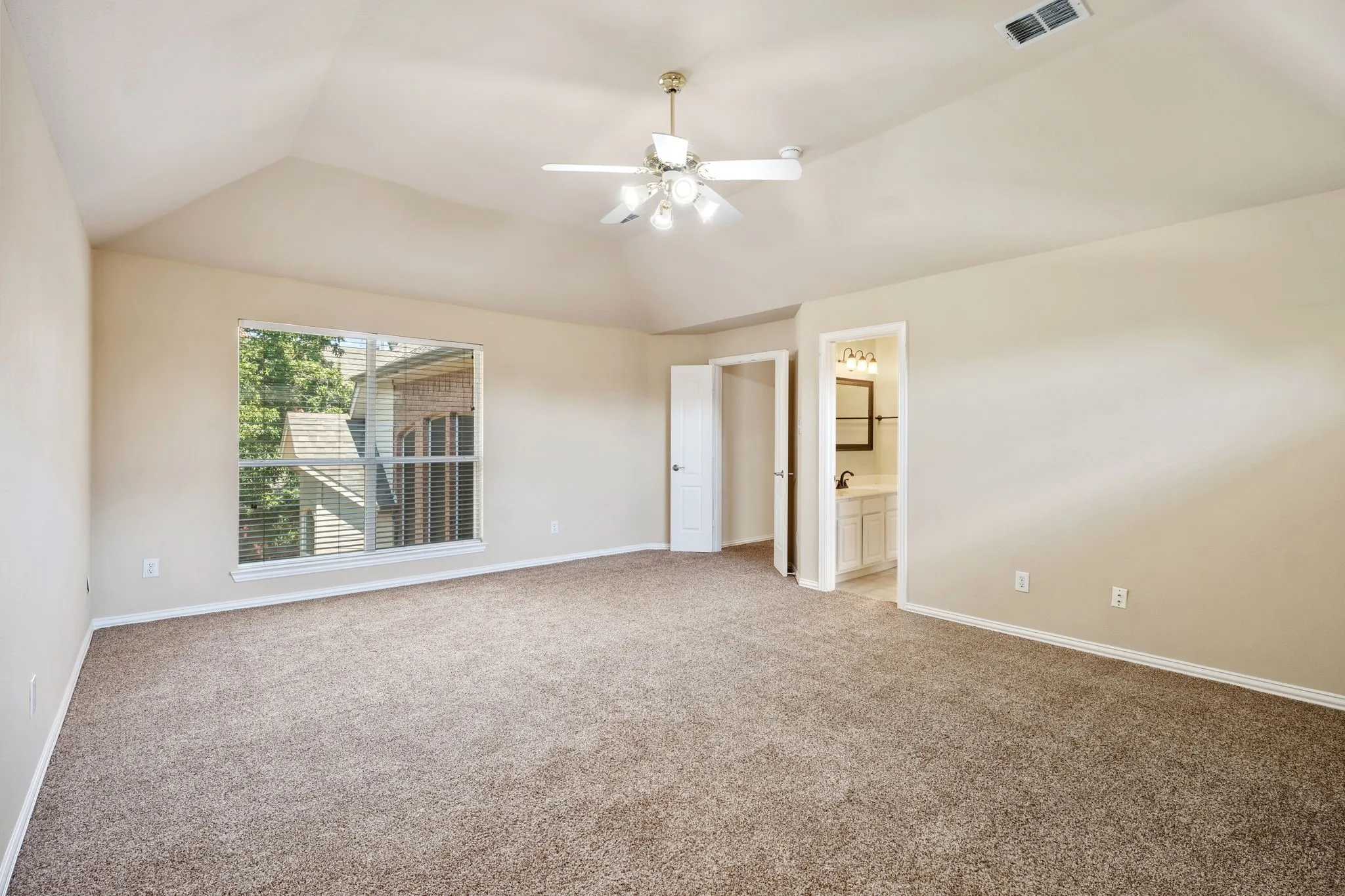 Single Family Residence For Sale in Collin County , 8301 Bartley Circle, Plano, Texas 75025, 5 Bedroom, 4 Bathroom, 2 Garage spaces, 3,553 Sqft, built in 1997, mls#21407110, Real Estate Agent in Plano, Homes For Sale in Collin county, Homes For Sale in Plano, Realtor in Plano Texas, Real Estate Brokerage Independent Realty Texas, Luminita Cordes Realtor