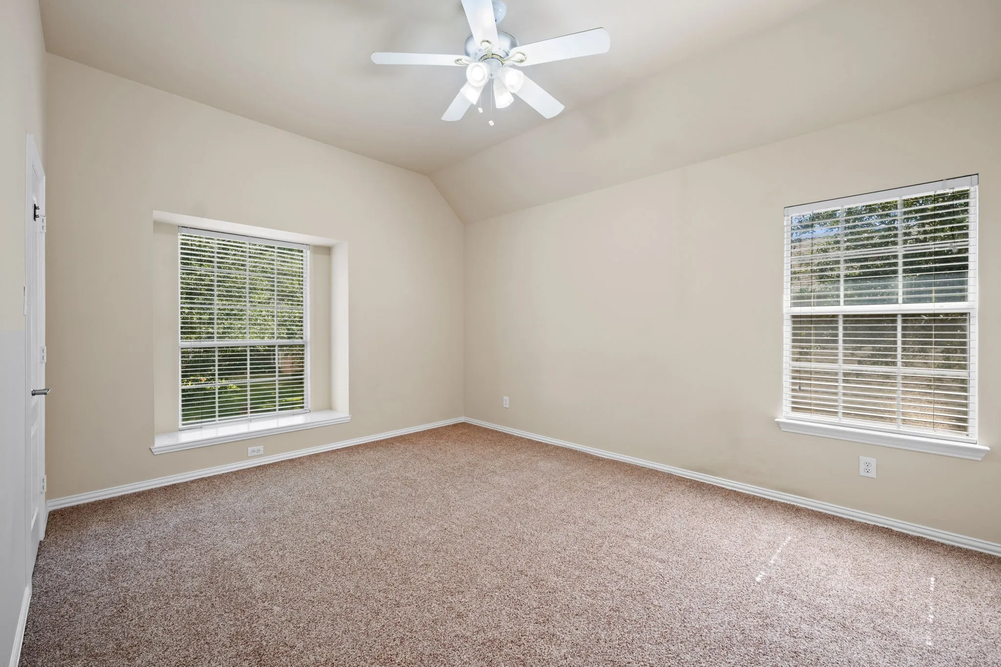 Single Family Residence For Sale in Collin County , 8301 Bartley Circle, Plano, Texas 75025, 5 Bedroom, 4 Bathroom, 2 Garage spaces, 3,553 Sqft, built in 1997, mls#21407110, Real Estate Agent in Plano, Homes For Sale in Collin county, Homes For Sale in Plano, Realtor in Plano Texas, Real Estate Brokerage Independent Realty Texas, Luminita Cordes Realtor