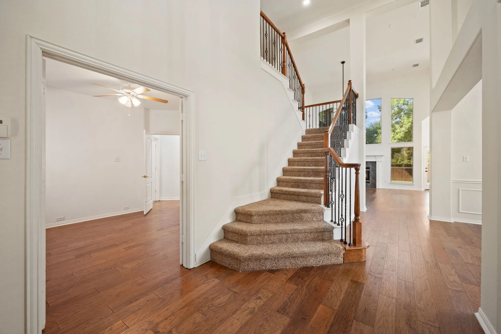 Single Family Residence For Sale in Collin County , 8301 Bartley Circle, Plano, Texas 75025, 5 Bedroom, 4 Bathroom, 2 Garage spaces, 3,553 Sqft, built in 1997, mls#21407110, Real Estate Agent in Plano, Homes For Sale in Collin county, Homes For Sale in Plano, Realtor in Plano Texas, Real Estate Brokerage Independent Realty Texas, Luminita Cordes Realtor
