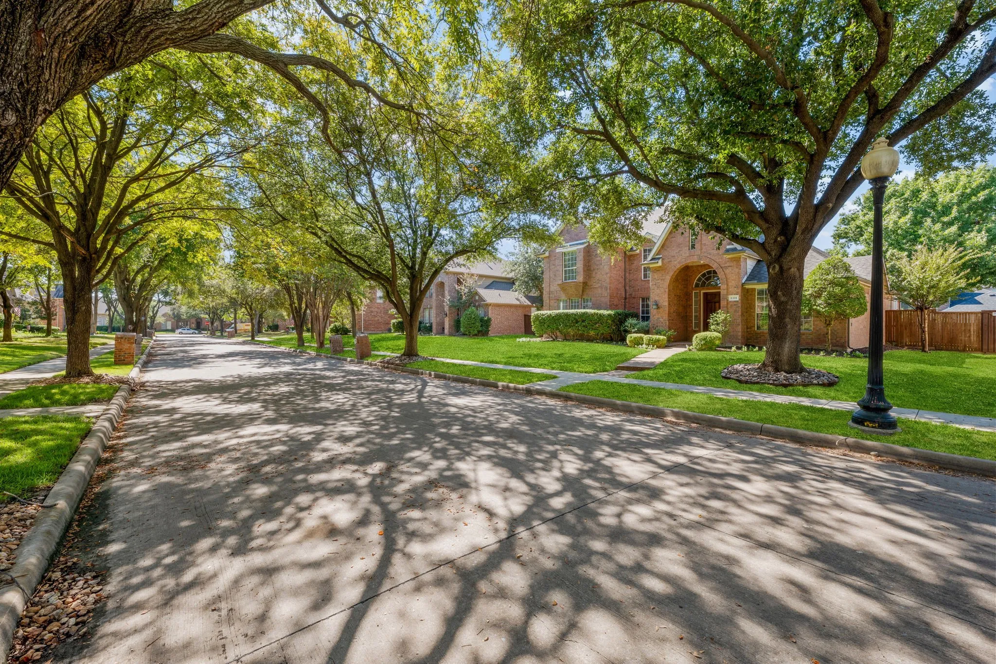 Single Family Residence For Sale in Collin County , 8301 Bartley Circle, Plano, Texas 75025, 5 Bedroom, 4 Bathroom, 2 Garage spaces, 3,553 Sqft, built in 1997, mls#21407110, Real Estate Agent in Plano, Homes For Sale in Collin county, Homes For Sale in Plano, Realtor in Plano Texas, Real Estate Brokerage Independent Realty Texas, Luminita Cordes Realtor