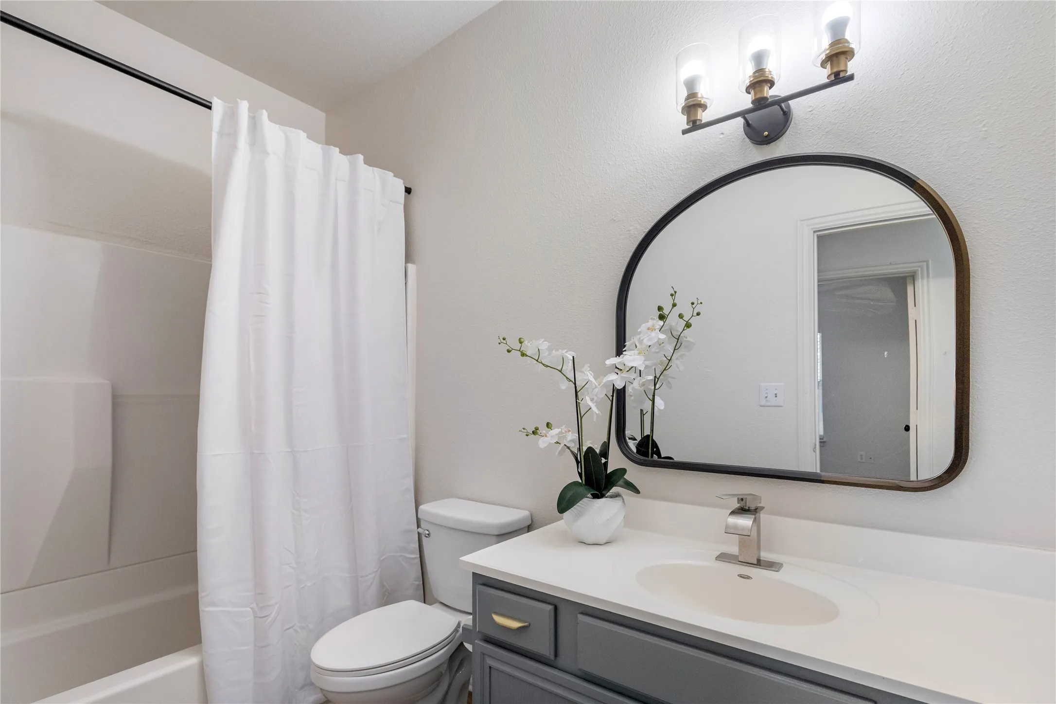 Duplex For Sale in Denton County , 738 Carroll Lane, Lewisville, Texas 75067, 6 Bedroom, 4 Bathroom, 2 Garage spaces, 1,737 Sqft, built in 2004, mls#21410292, Real Estate Agent in Lewisville, Homes For Sale in Denton county, Homes For Sale in Lewisville, Realtor in Lewisville Texas, Real Estate Brokerage Independent Realty Texas, Luminita Cordes Realtor