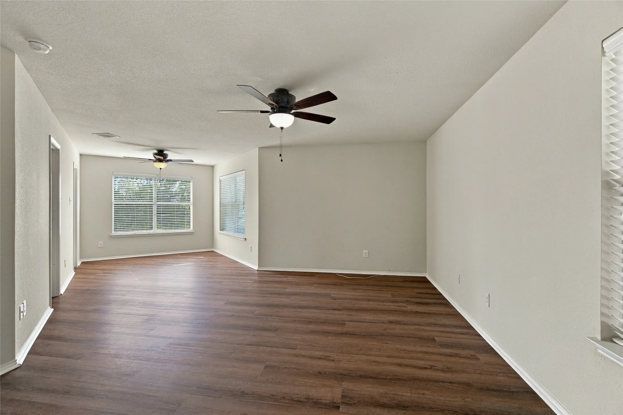 Single Family Residence For Rent in Tarrant County , 11329 Kenny Drive, Fort Worth, Texas 76244, 3 Bedroom, 3 Bathroom, 2 Garage spaces, 2,686 Sqft, built in 2010, mls#21413233, Real Estate Agent in Fort Worth, Homes For Rent in Tarrant county, Homes For Rent in Fort Worth, Realtor in Fort Worth Texas, Real Estate Brokerage Independent Realty Texas, Luminita Cordes Realtor