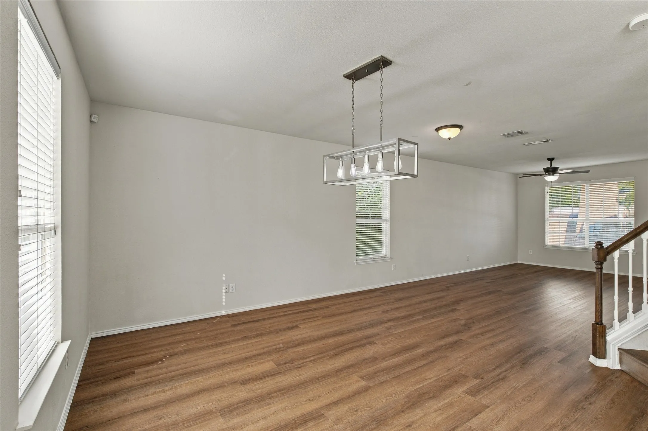 Single Family Residence For Rent in Tarrant County , 11329 Kenny Drive, Fort Worth, Texas 76244, 3 Bedroom, 3 Bathroom, 2 Garage spaces, 2,686 Sqft, built in 2010, mls#21413233, Real Estate Agent in Fort Worth, Homes For Rent in Tarrant county, Homes For Rent in Fort Worth, Realtor in Fort Worth Texas, Real Estate Brokerage Independent Realty Texas, Luminita Cordes Realtor