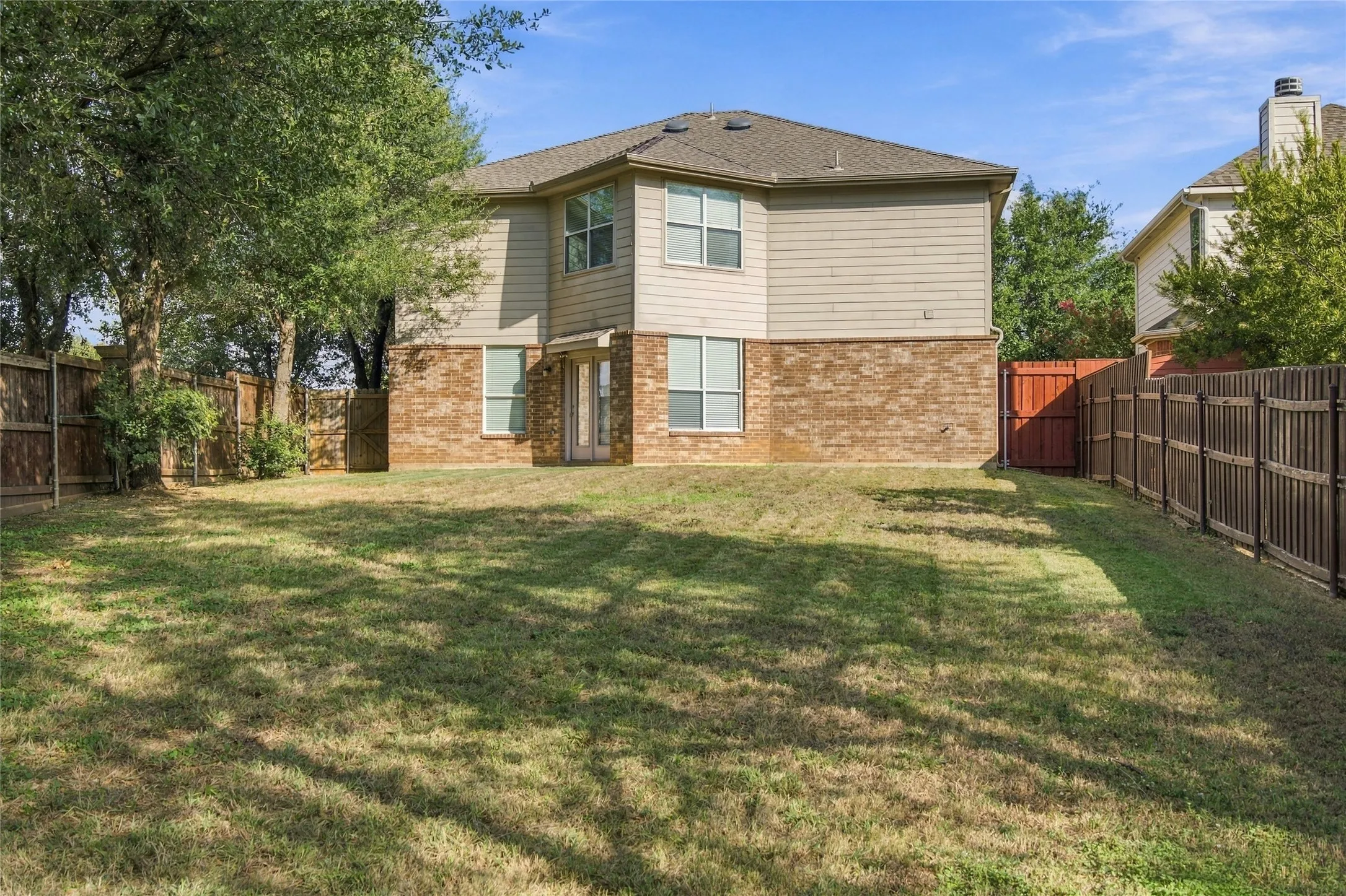 Single Family Residence For Rent in Tarrant County , 11329 Kenny Drive, Fort Worth, Texas 76244, 3 Bedroom, 3 Bathroom, 2 Garage spaces, 2,686 Sqft, built in 2010, mls#21413233, Real Estate Agent in Fort Worth, Homes For Rent in Tarrant county, Homes For Rent in Fort Worth, Realtor in Fort Worth Texas, Real Estate Brokerage Independent Realty Texas, Luminita Cordes Realtor