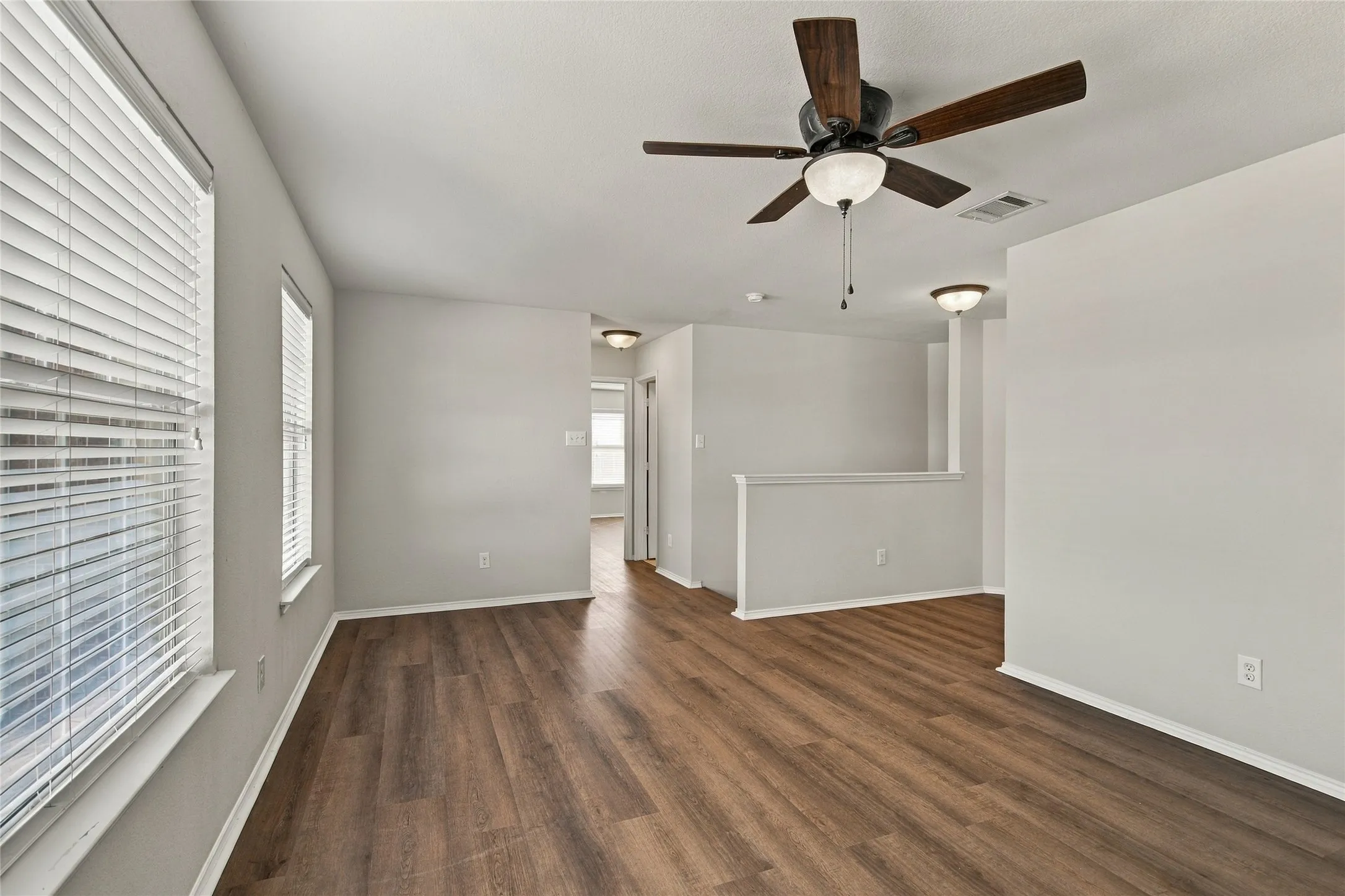 Single Family Residence For Rent in Tarrant County , 11329 Kenny Drive, Fort Worth, Texas 76244, 3 Bedroom, 3 Bathroom, 2 Garage spaces, 2,686 Sqft, built in 2010, mls#21413233, Real Estate Agent in Fort Worth, Homes For Rent in Tarrant county, Homes For Rent in Fort Worth, Realtor in Fort Worth Texas, Real Estate Brokerage Independent Realty Texas, Luminita Cordes Realtor