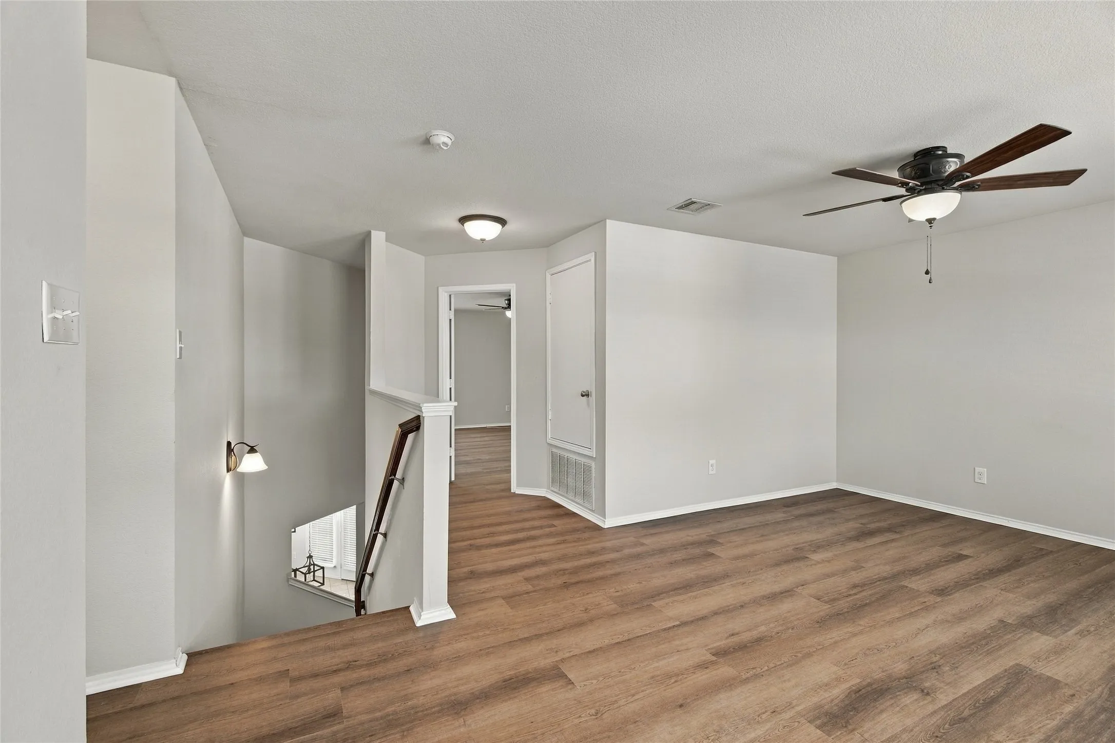 Single Family Residence For Rent in Tarrant County , 11329 Kenny Drive, Fort Worth, Texas 76244, 3 Bedroom, 3 Bathroom, 2 Garage spaces, 2,686 Sqft, built in 2010, mls#21413233, Real Estate Agent in Fort Worth, Homes For Rent in Tarrant county, Homes For Rent in Fort Worth, Realtor in Fort Worth Texas, Real Estate Brokerage Independent Realty Texas, Luminita Cordes Realtor