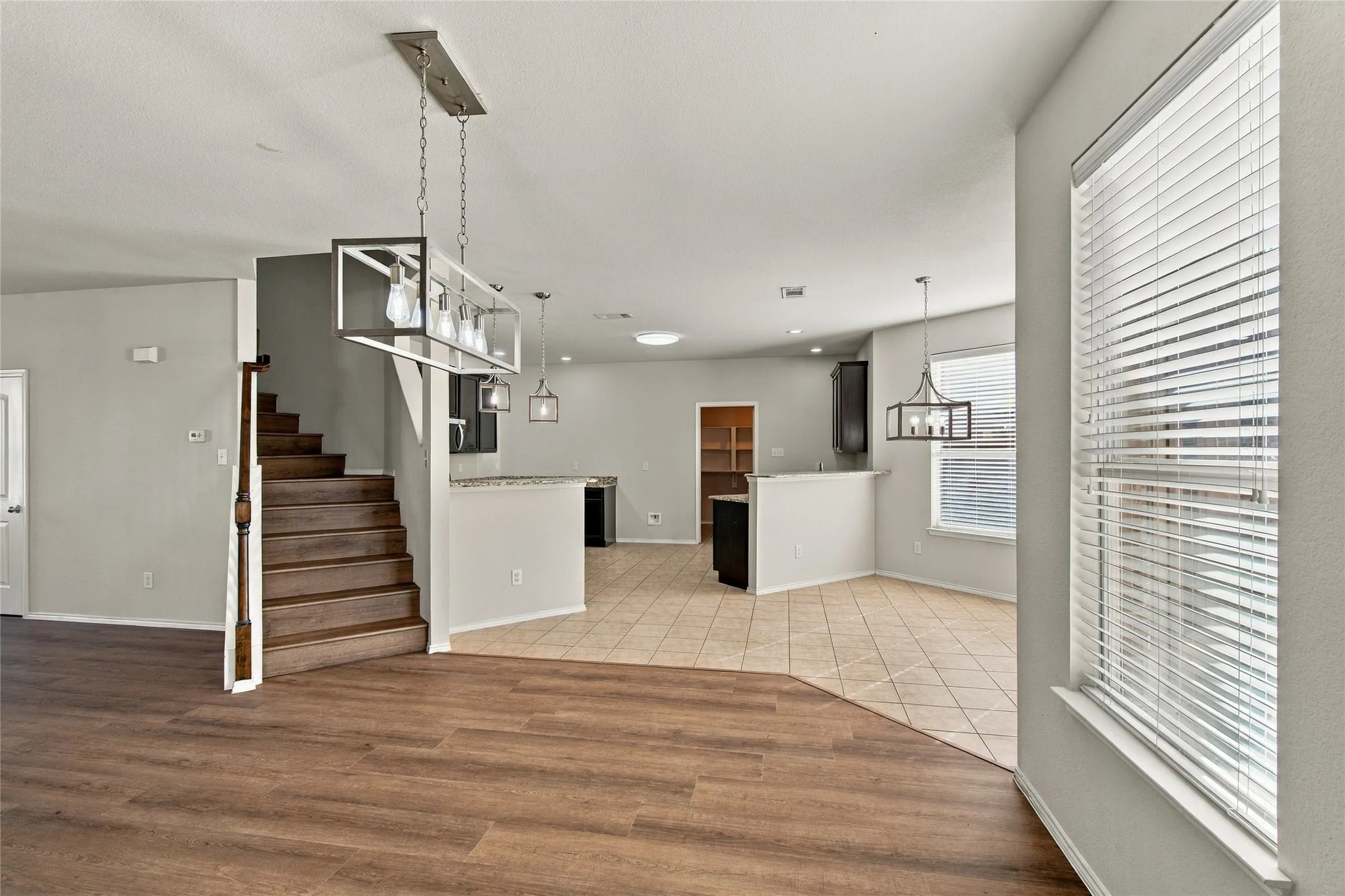 Single Family Residence For Rent in Tarrant County , 11329 Kenny Drive, Fort Worth, Texas 76244, 3 Bedroom, 3 Bathroom, 2 Garage spaces, 2,686 Sqft, built in 2010, mls#21413233, Real Estate Agent in Fort Worth, Homes For Rent in Tarrant county, Homes For Rent in Fort Worth, Realtor in Fort Worth Texas, Real Estate Brokerage Independent Realty Texas, Luminita Cordes Realtor