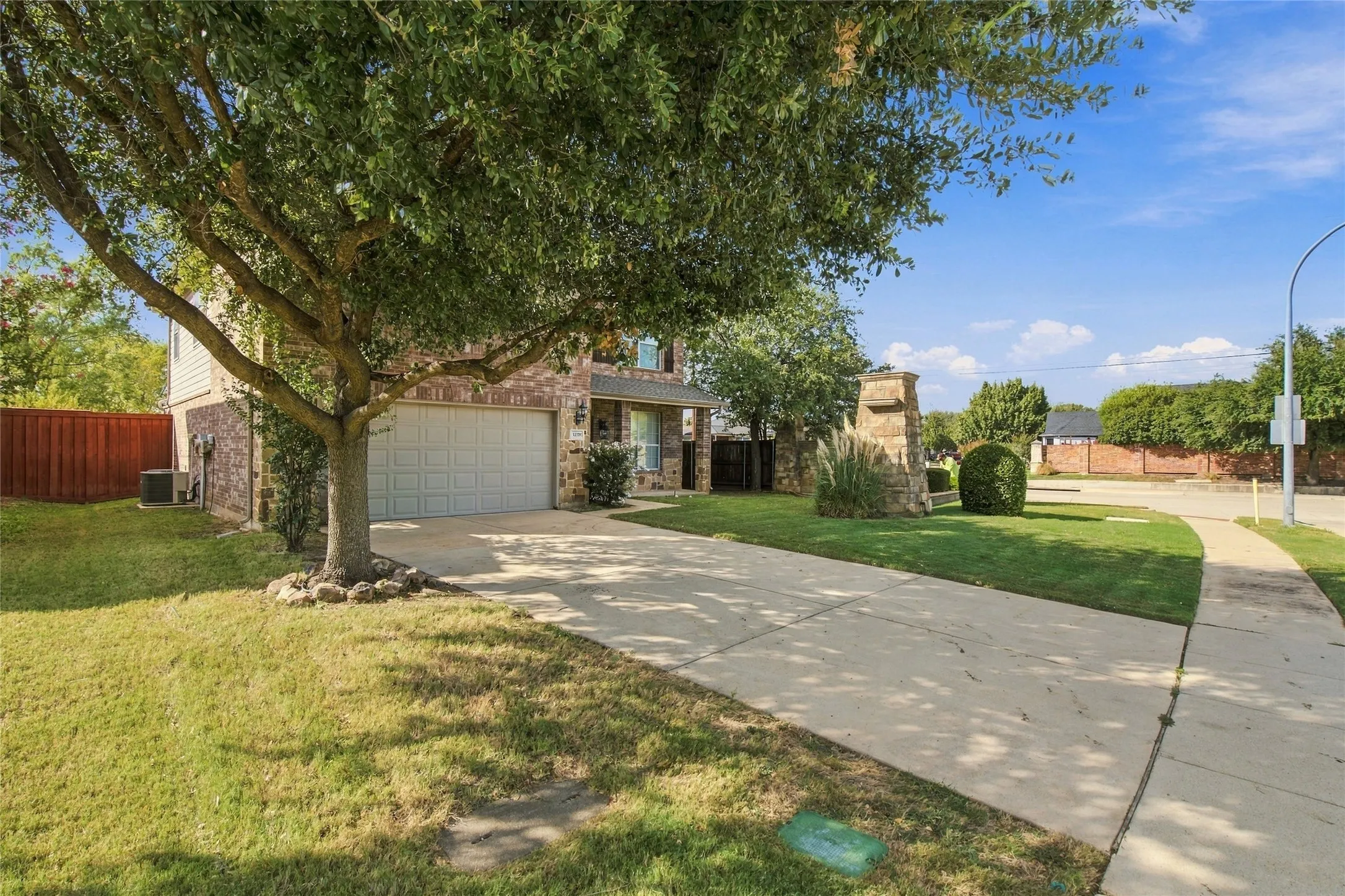 Single Family Residence For Rent in Tarrant County , 11329 Kenny Drive, Fort Worth, Texas 76244, 3 Bedroom, 3 Bathroom, 2 Garage spaces, 2,686 Sqft, built in 2010, mls#21413233, Real Estate Agent in Fort Worth, Homes For Rent in Tarrant county, Homes For Rent in Fort Worth, Realtor in Fort Worth Texas, Real Estate Brokerage Independent Realty Texas, Luminita Cordes Realtor