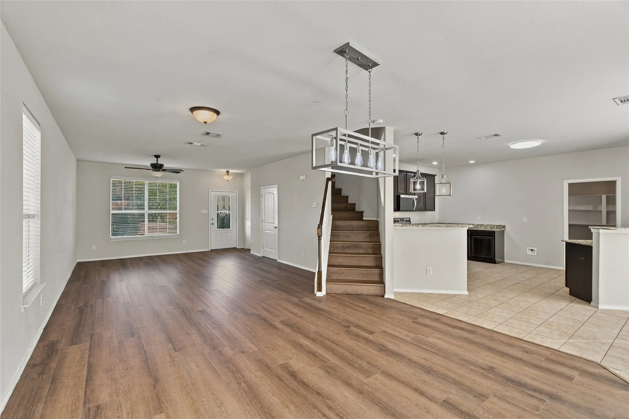 Single Family Residence For Rent in Tarrant County , 11329 Kenny Drive, Fort Worth, Texas 76244, 3 Bedroom, 3 Bathroom, 2 Garage spaces, 2,686 Sqft, built in 2010, mls#21413233, Real Estate Agent in Fort Worth, Homes For Rent in Tarrant county, Homes For Rent in Fort Worth, Realtor in Fort Worth Texas, Real Estate Brokerage Independent Realty Texas, Luminita Cordes Realtor