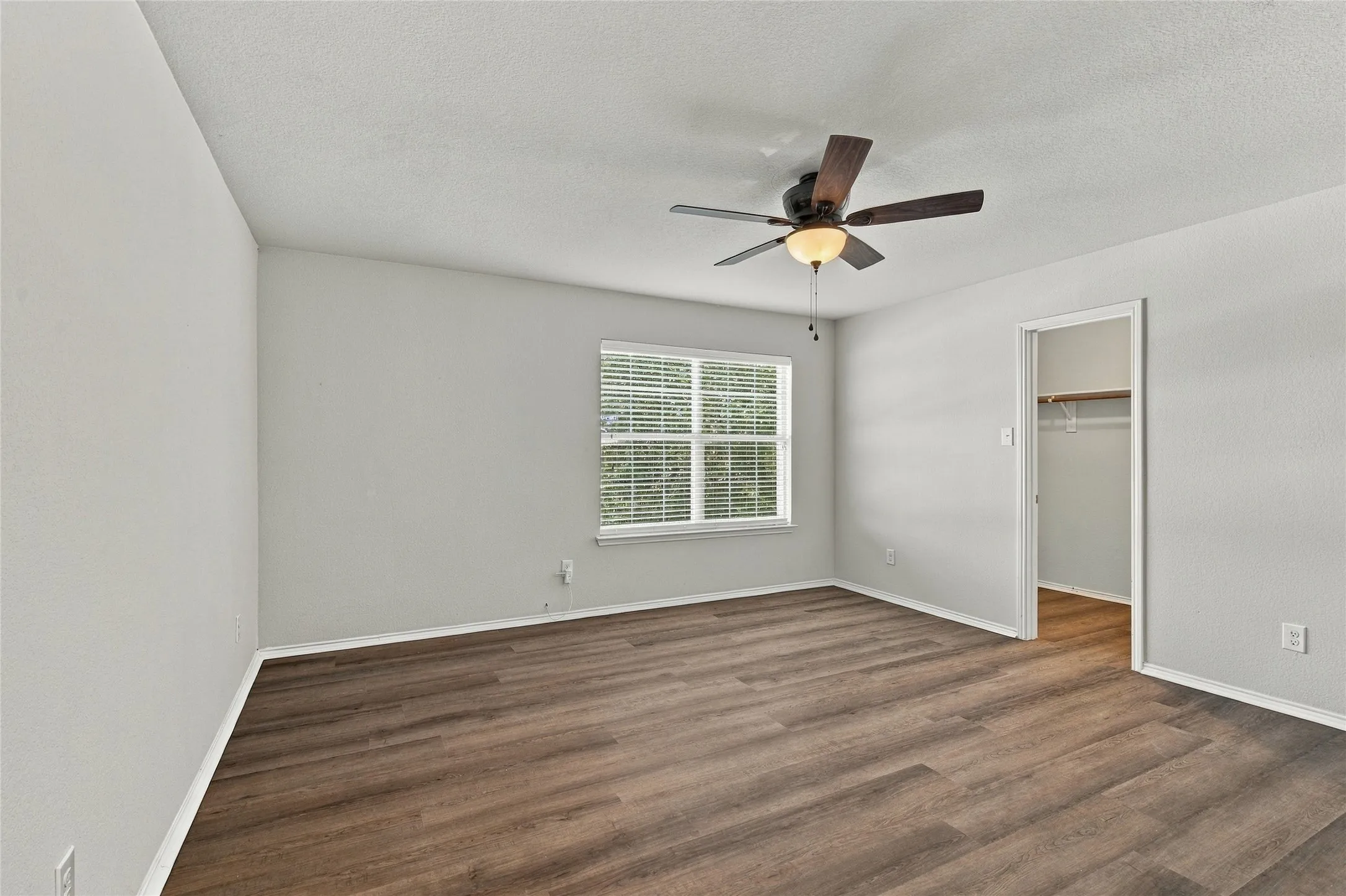 Single Family Residence For Rent in Tarrant County , 11329 Kenny Drive, Fort Worth, Texas 76244, 3 Bedroom, 3 Bathroom, 2 Garage spaces, 2,686 Sqft, built in 2010, mls#21413233, Real Estate Agent in Fort Worth, Homes For Rent in Tarrant county, Homes For Rent in Fort Worth, Realtor in Fort Worth Texas, Real Estate Brokerage Independent Realty Texas, Luminita Cordes Realtor