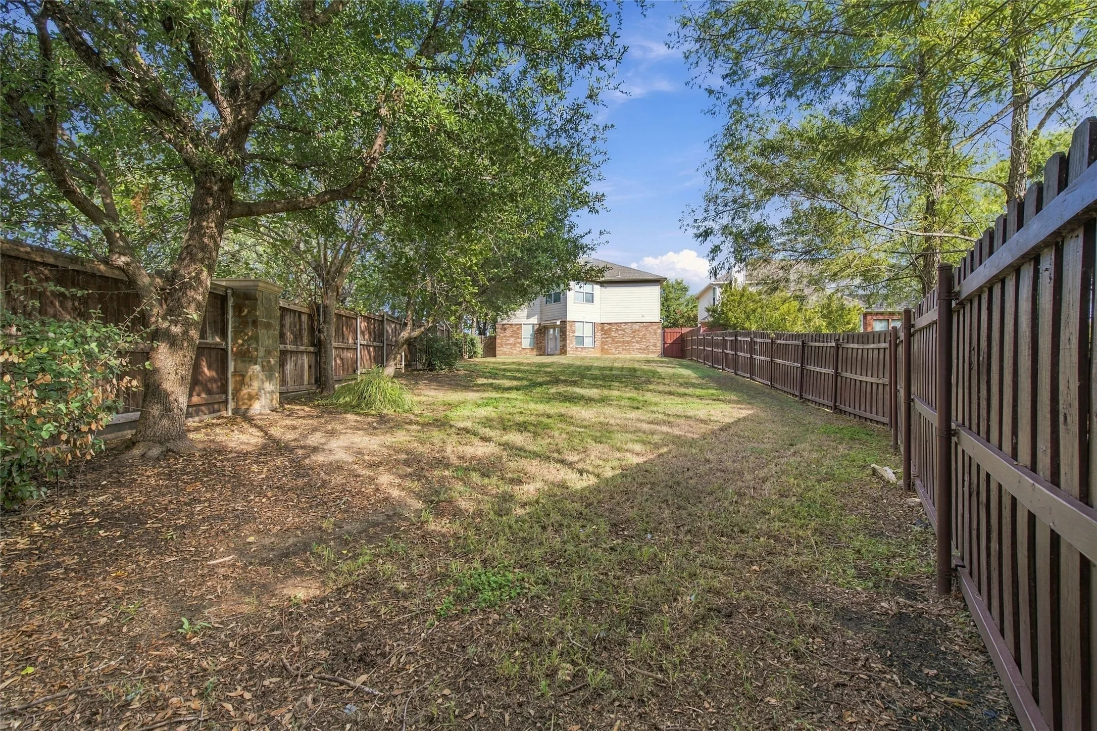 Single Family Residence For Rent in Tarrant County , 11329 Kenny Drive, Fort Worth, Texas 76244, 3 Bedroom, 3 Bathroom, 2 Garage spaces, 2,686 Sqft, built in 2010, mls#21413233, Real Estate Agent in Fort Worth, Homes For Rent in Tarrant county, Homes For Rent in Fort Worth, Realtor in Fort Worth Texas, Real Estate Brokerage Independent Realty Texas, Luminita Cordes Realtor