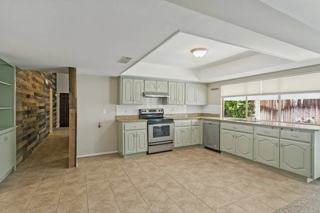 Single Family Residence For Sale in Collin County , 1412 Sequoia Drive, Plano, Texas 75023, 4 Bedroom, 2 Bathroom, 2 Garage spaces, 1,757 Sqft, built in 1972, mls#21398232, Real Estate Agent in Plano, Homes For Sale in Collin county, Homes For Sale in Plano, Realtor in Plano Texas, Real Estate Brokerage Independent Realty Texas, Luminita Cordes Realtor