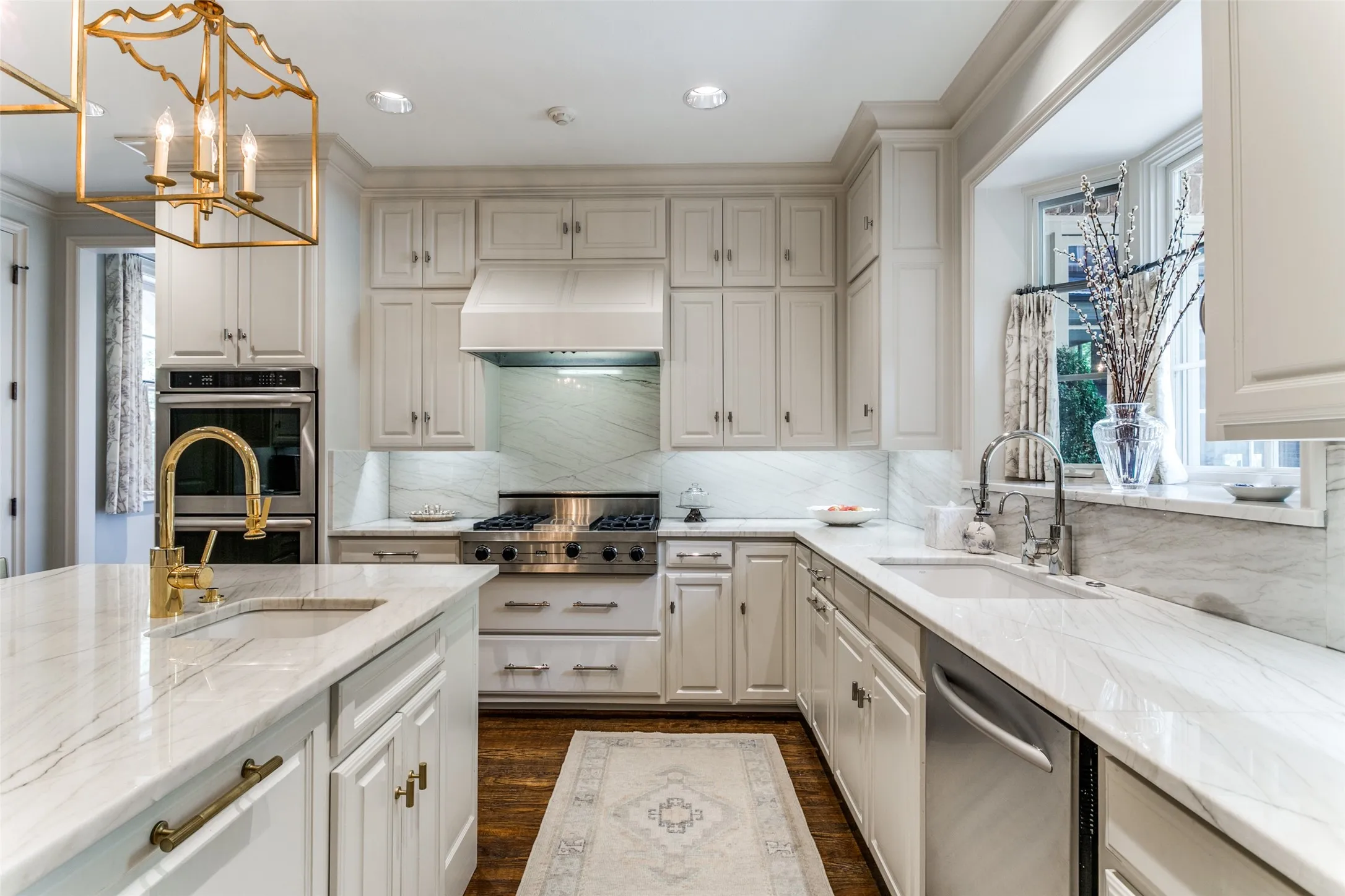 Single Family Residence For Sale in Dallas County , 4438 Arcady Avenue, Highland Park, Texas 75205, 5 Bedroom, 7 Bathroom, 2 Garage spaces, 6,119 Sqft, built in 1995, mls#21413259, Real Estate Agent in Highland Park, Homes For Sale in Dallas county, Homes For Sale in Highland Park, Realtor in Highland Park Texas, Real Estate Brokerage Independent Realty Texas, Luminita Cordes Realtor