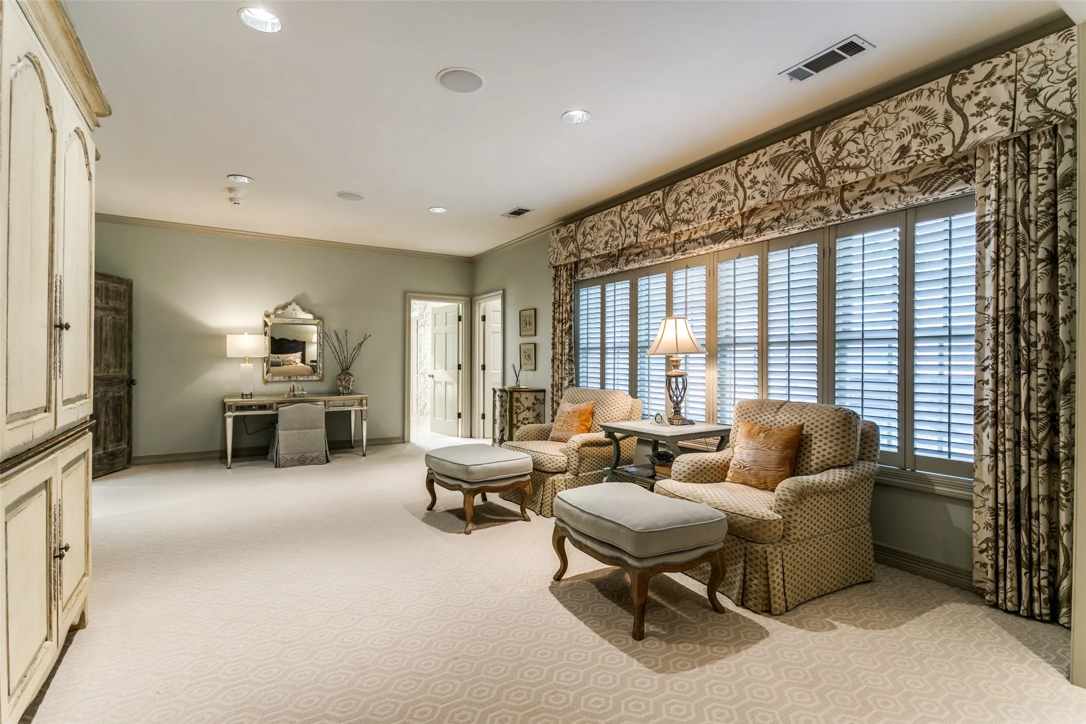 Single Family Residence For Sale in Dallas County , 4438 Arcady Avenue, Highland Park, Texas 75205, 5 Bedroom, 7 Bathroom, 2 Garage spaces, 6,119 Sqft, built in 1995, mls#21413259, Real Estate Agent in Highland Park, Homes For Sale in Dallas county, Homes For Sale in Highland Park, Realtor in Highland Park Texas, Real Estate Brokerage Independent Realty Texas, Luminita Cordes Realtor